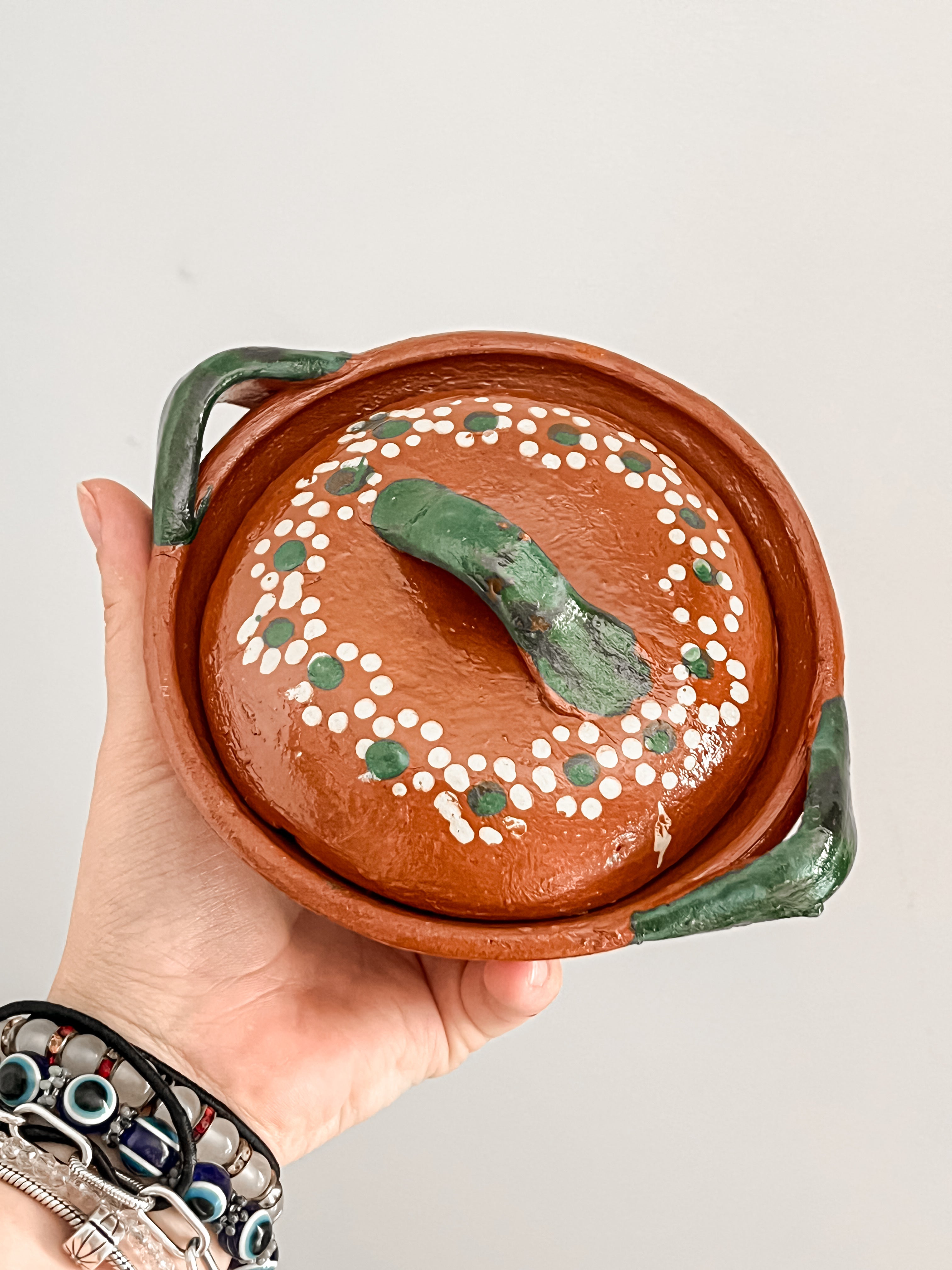 Salsero Pequeño de Barro Mexicano Asas Verdes