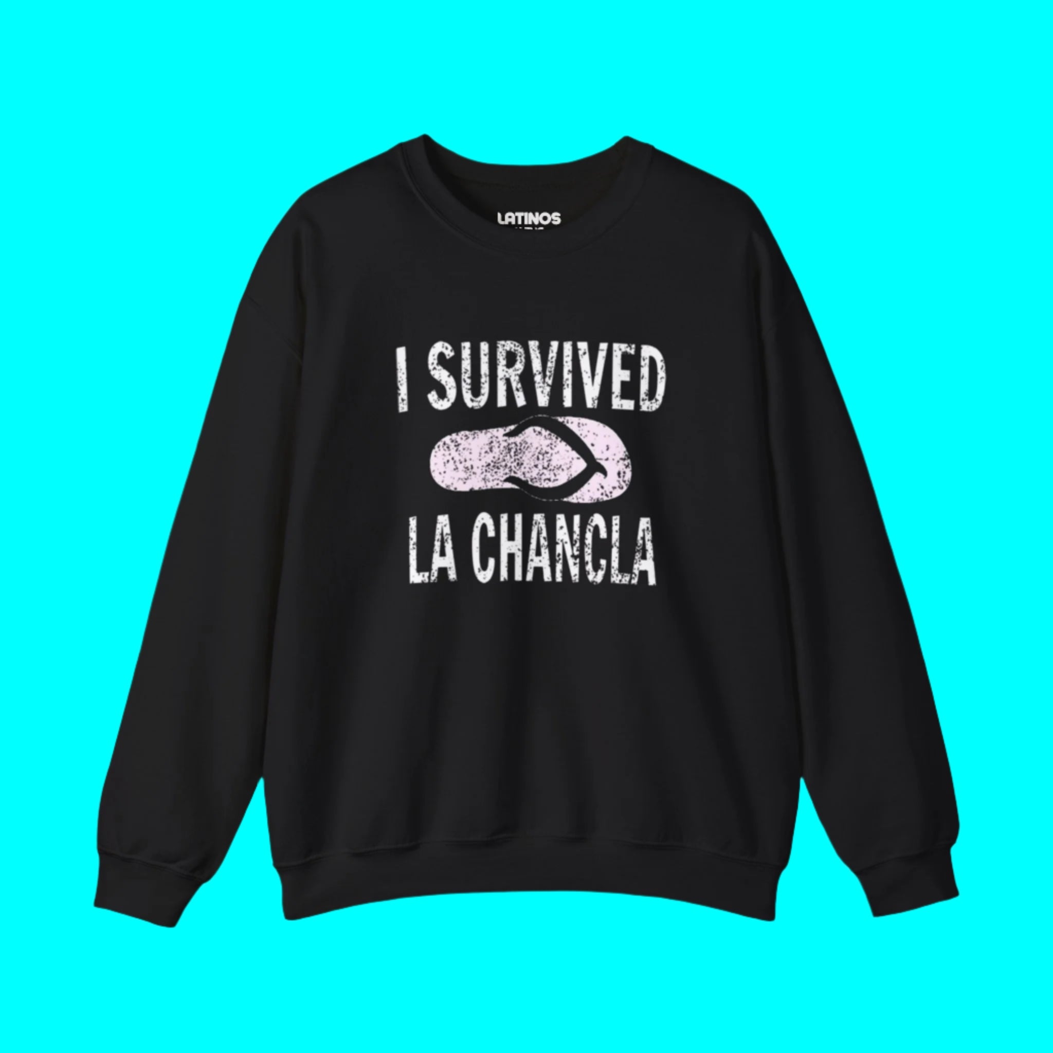 Sudadera de cuello redondo con forro polar "Sobreviví a La Chancla" | Diseño de broma de chancleta, orgullo latino, divertida, viral | 3 colores