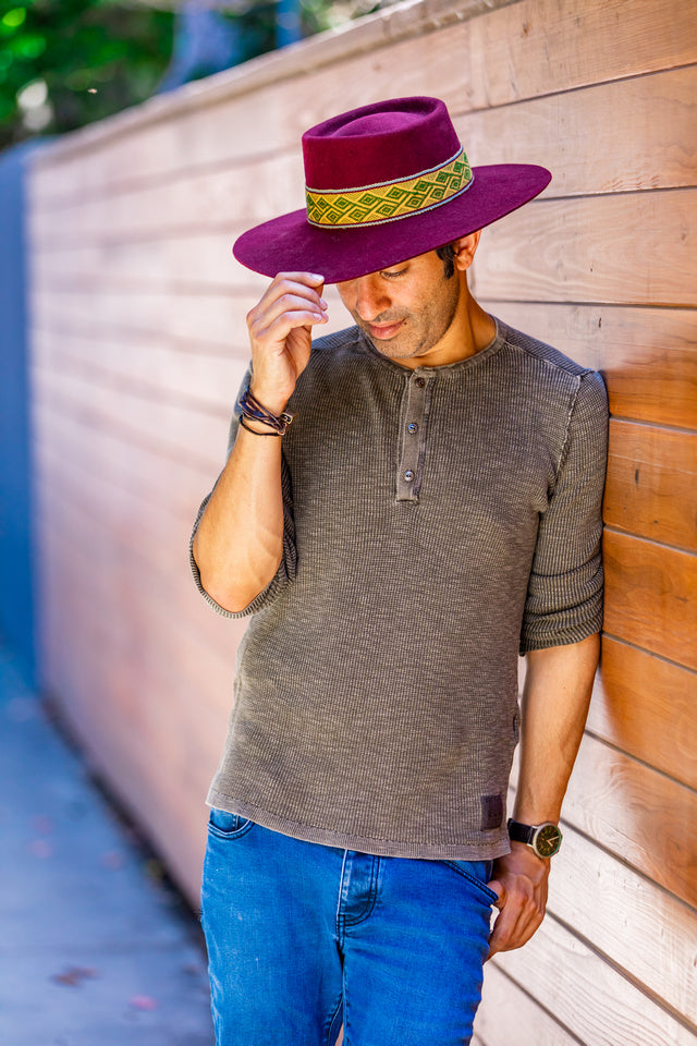 Gorro de pescador granate