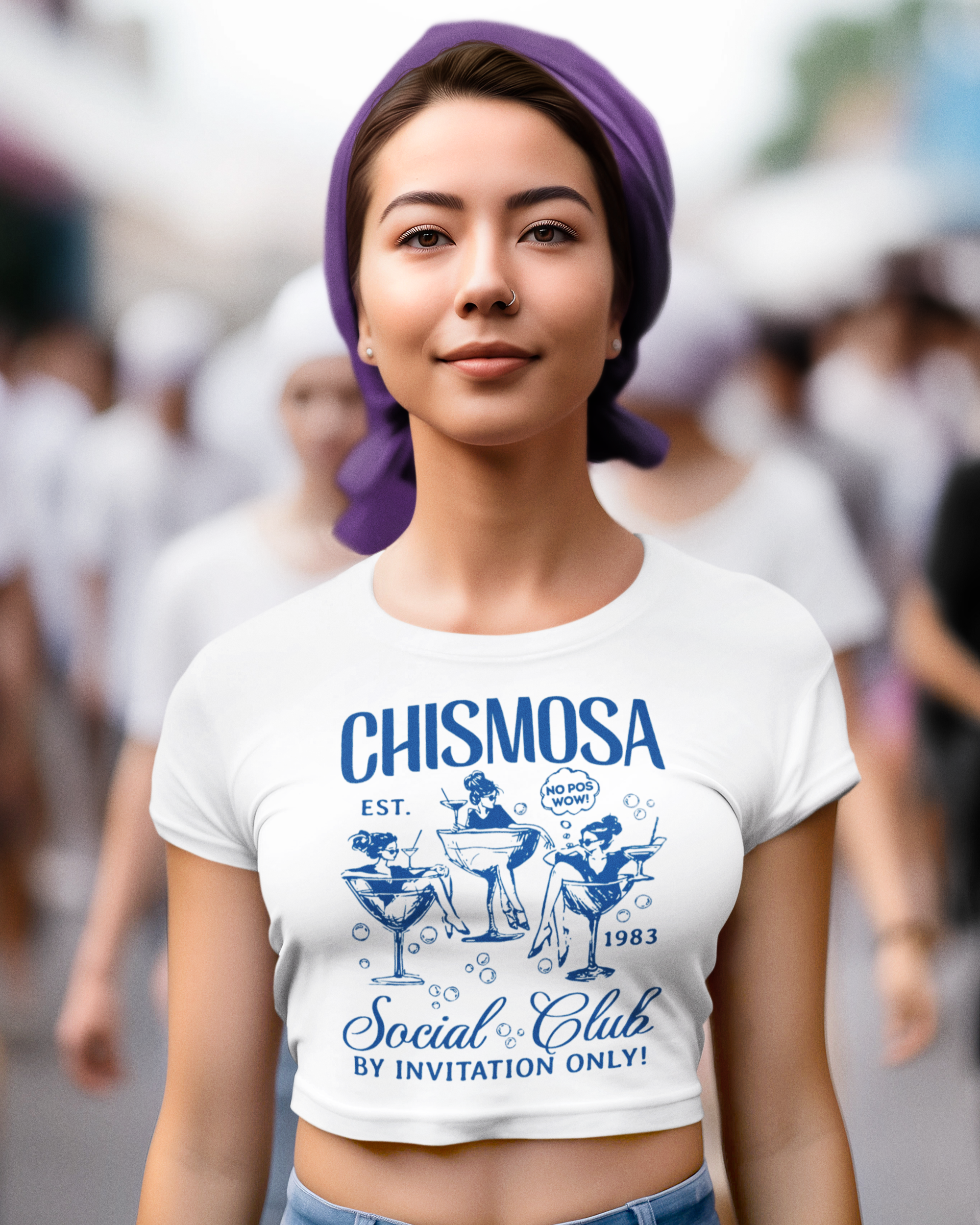 Top Corto Ajustado Chismosa Social Club | ¡No Pos Wow! Solo por Invitación | Latino Divertido | 3 Colores
