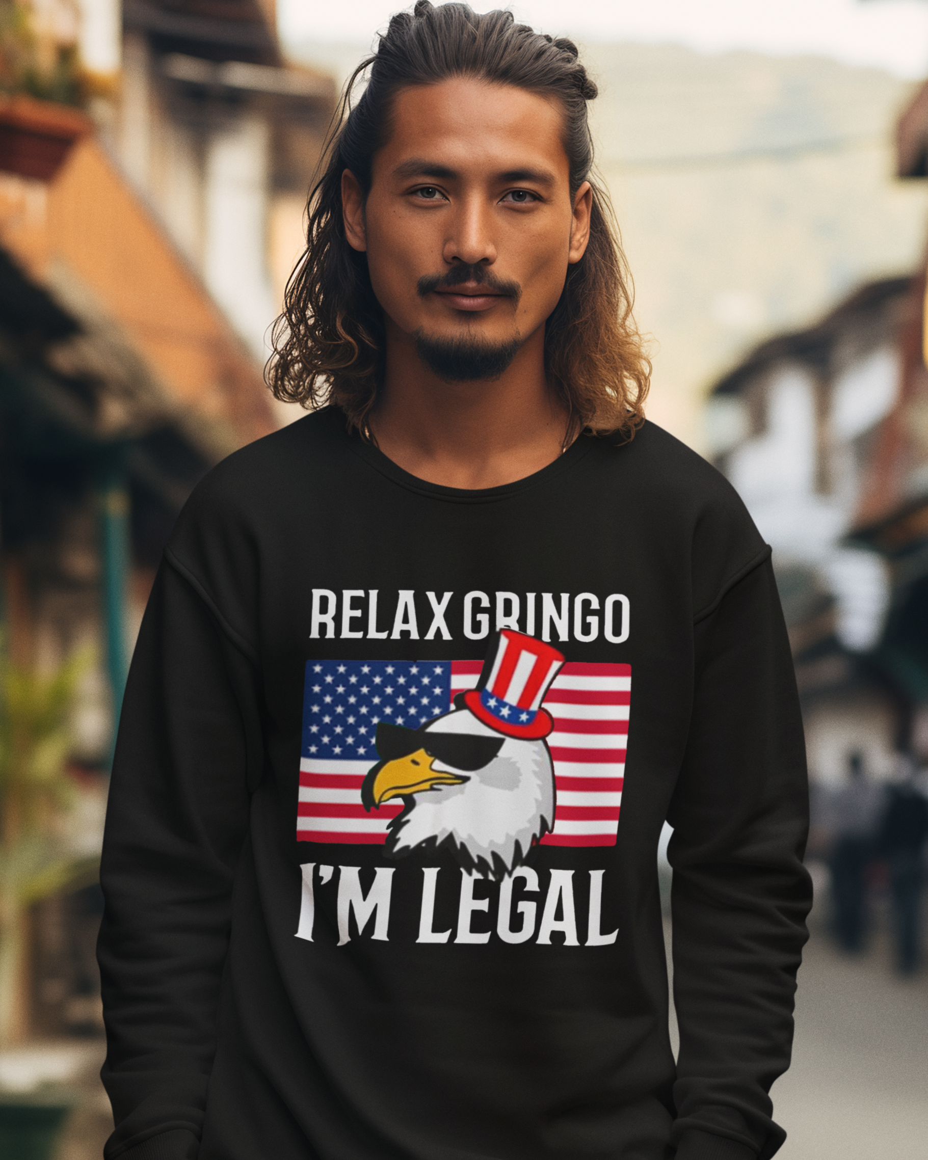 Relájate Gringo, Soy Legal - Sudadera con cuello redondo y forro polar con la bandera de EE. UU. | Edición América - Camisetas latinas virales divertidas | Unisex - 3 colores