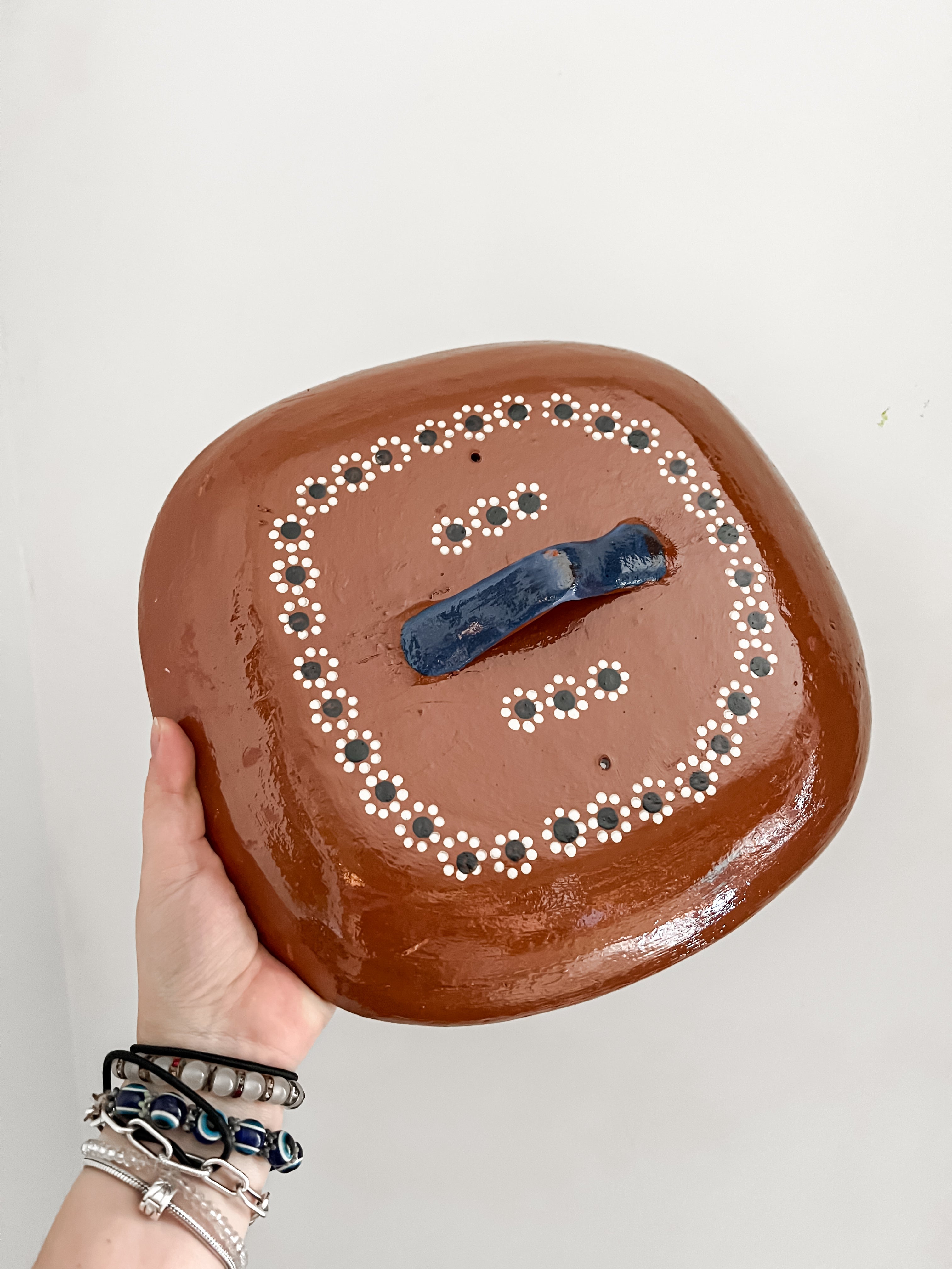 Maceta de cerámica tradicional cuadrada