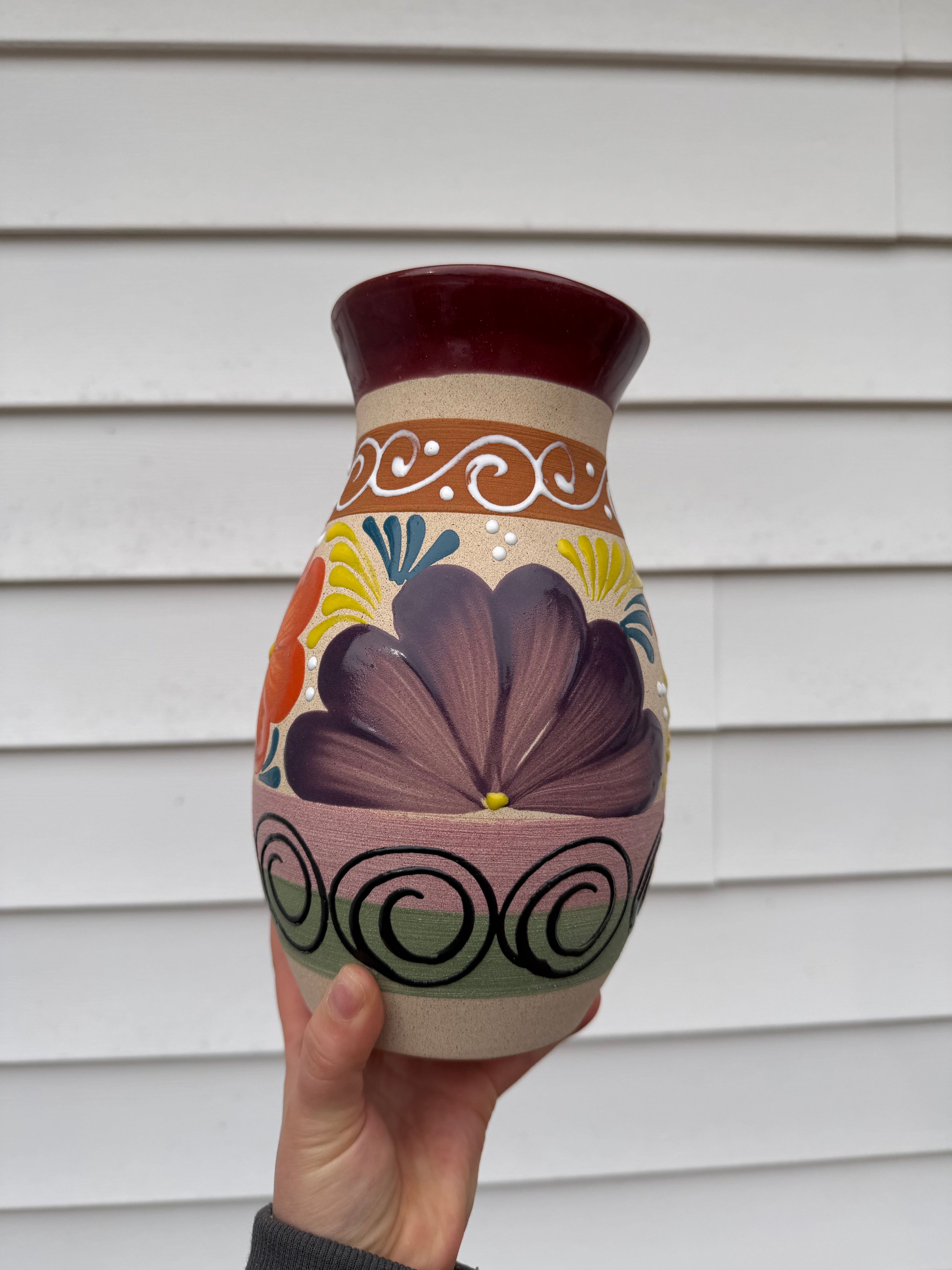 Florero mexicano de flores, pintado a mano