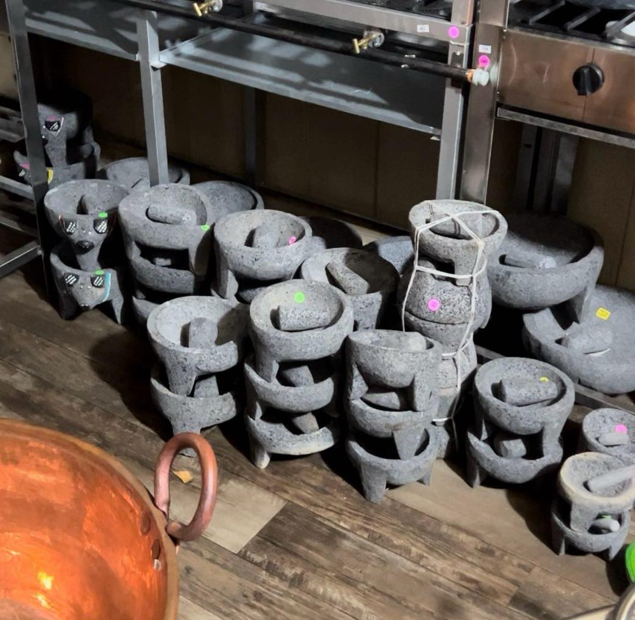 Molcajete de Cerdo Original 100% Piedra Volcánica de Lava Mortero y Mano