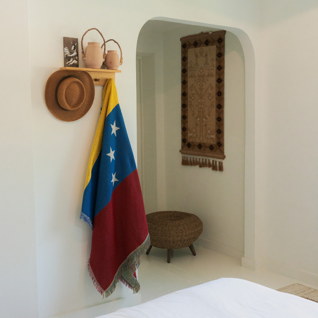 Venezuela 7 Stars Flag  Woven Throw Blanket