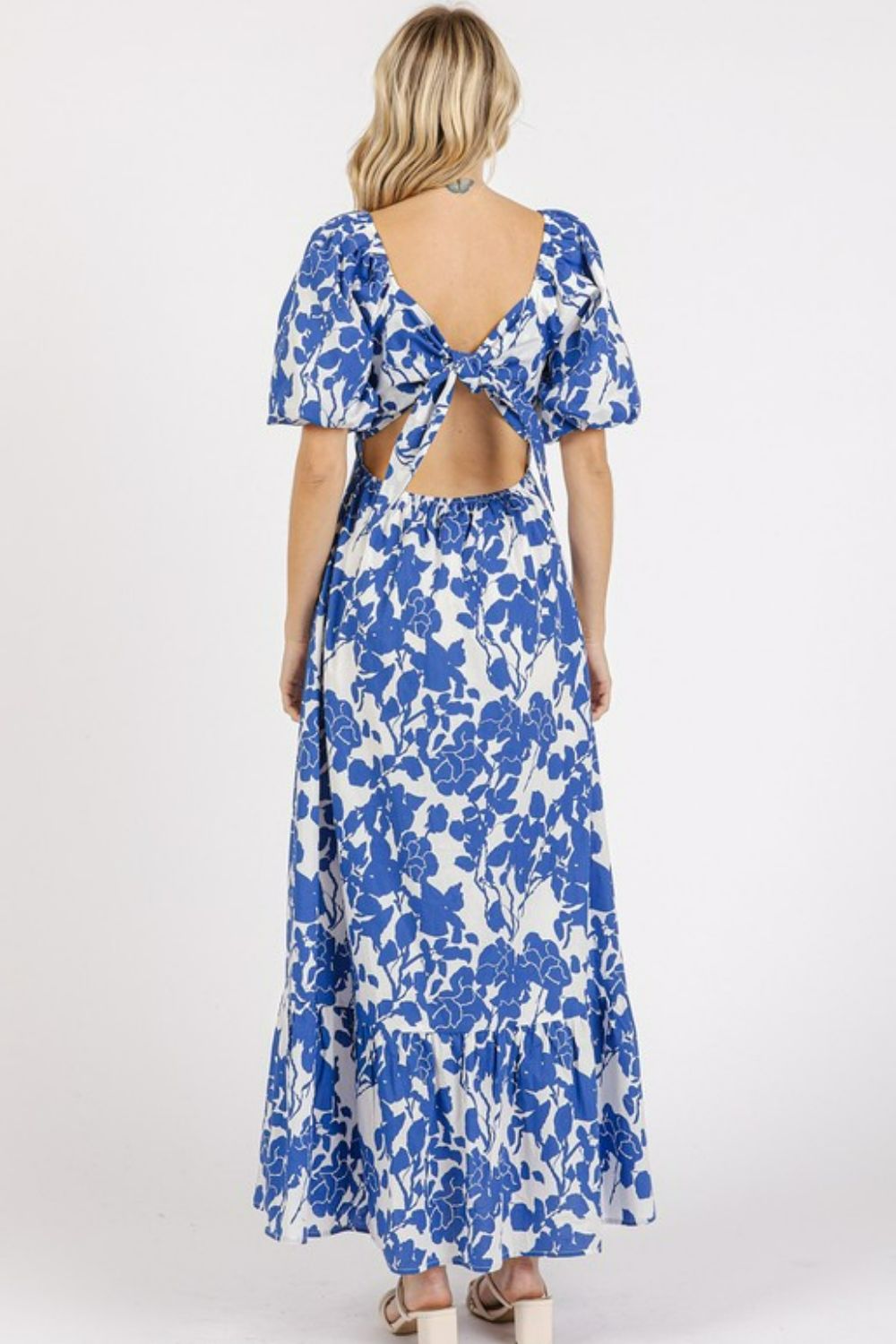 New Summer Cutout Back Floral Sweetheart Neck Puff Sleeve Dress – Unique, Romantic and Trendy Floral Dress with Puff Sleeves and Cutout Back