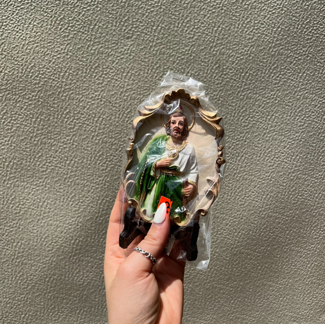 Decoración pequeña de San Judas y la Virgen de Guadalupe