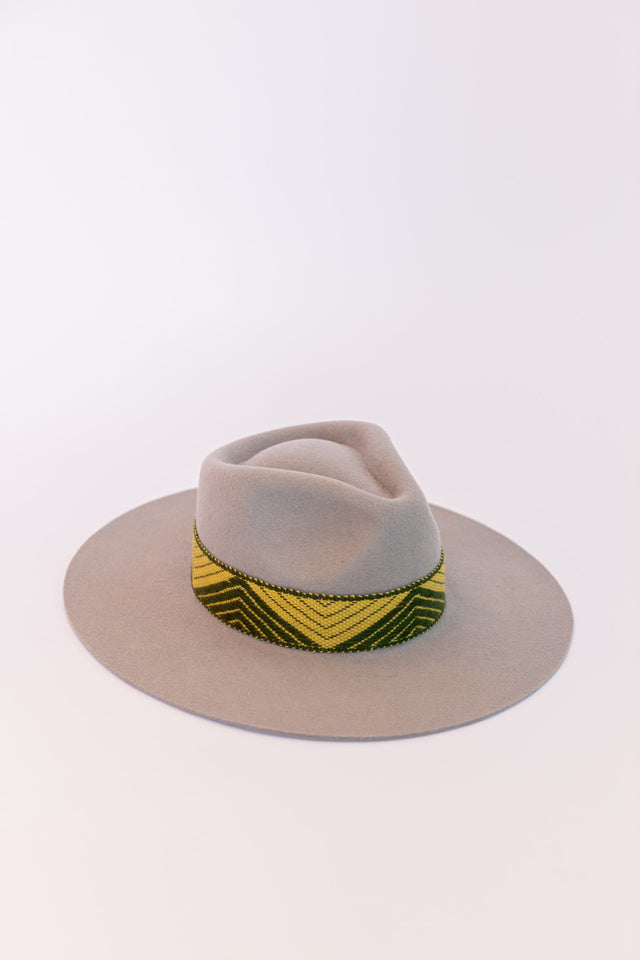Sombrero vaquero gris claro