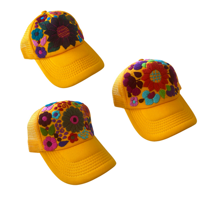 Gorra trucker Tulum bordada a mano con flores - México