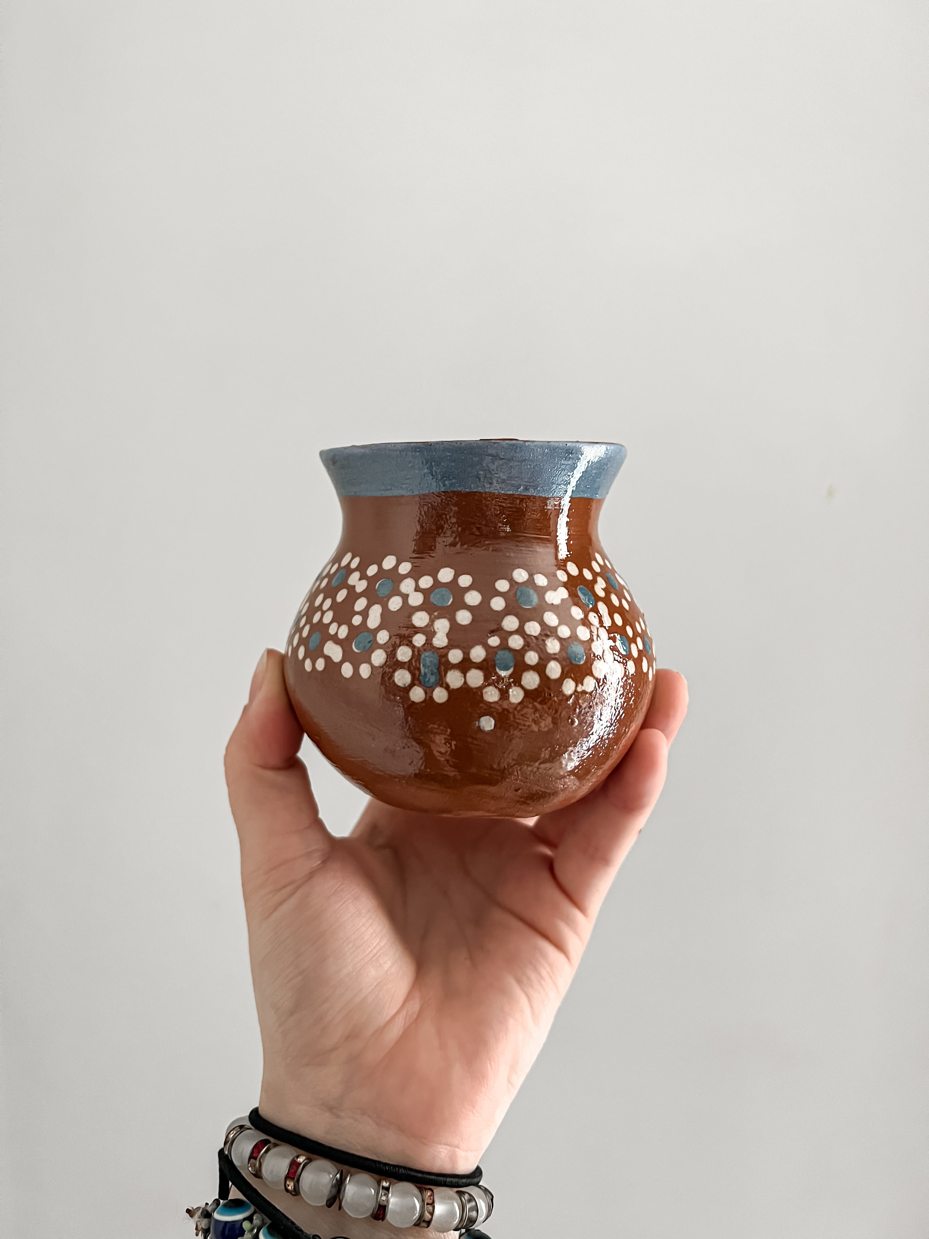 Taza Pequeña Tradicional de Barro