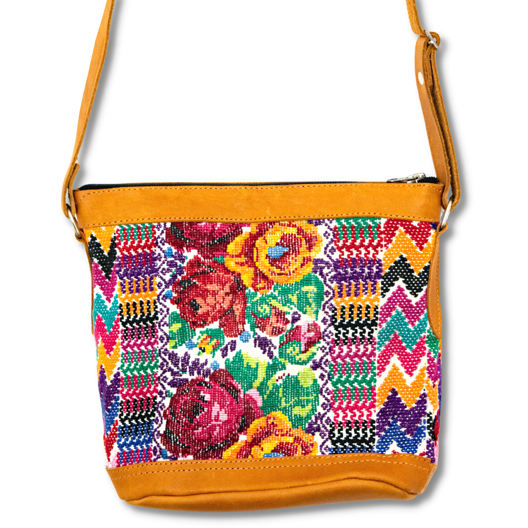 Bolso bandolera de cuero reciclado huipil con correa ajustable - Guatemala