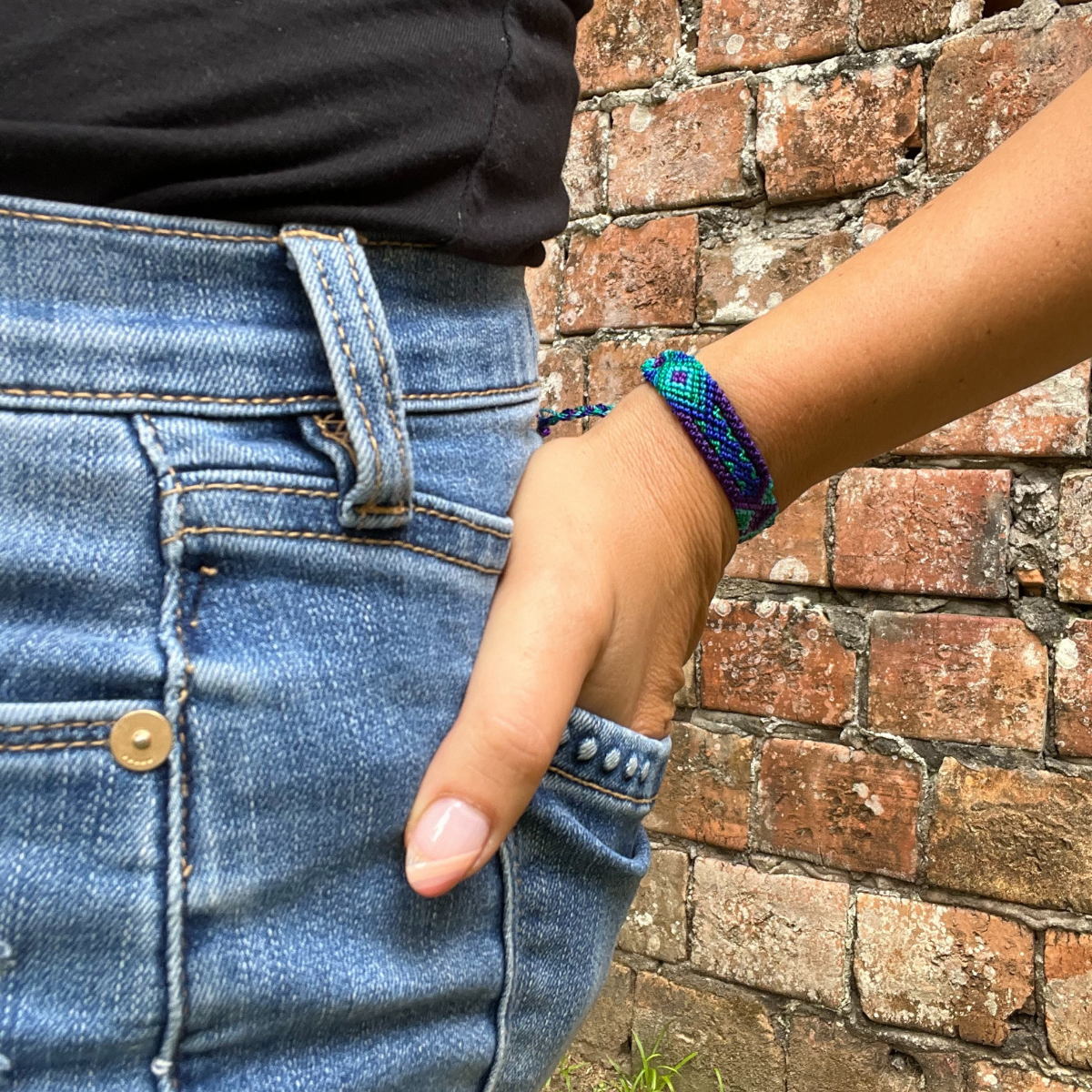 Pulsera de hilo tejido de macramé pequeña - Elige el color - México