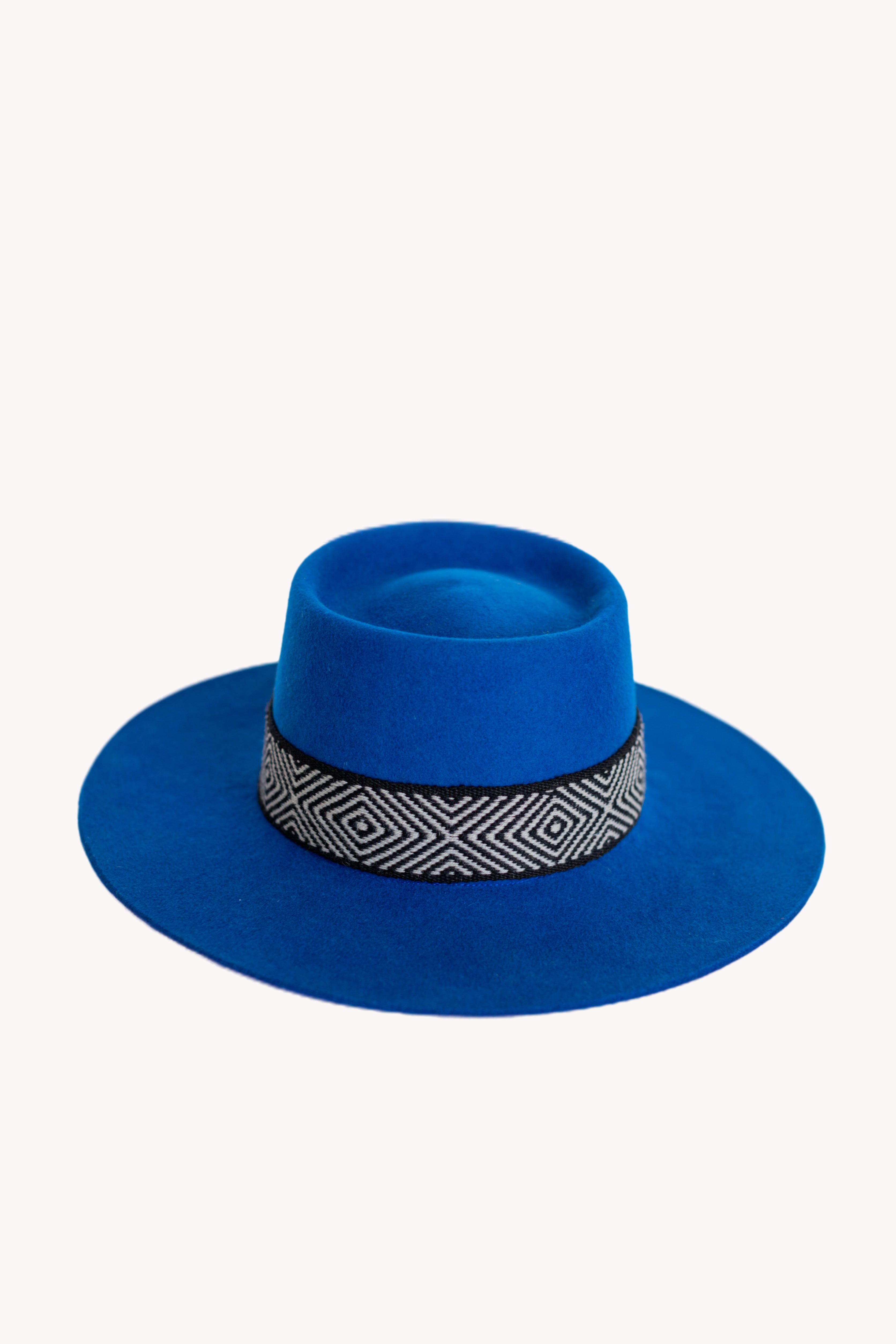 Cinta de Sombrero Intención de Protección