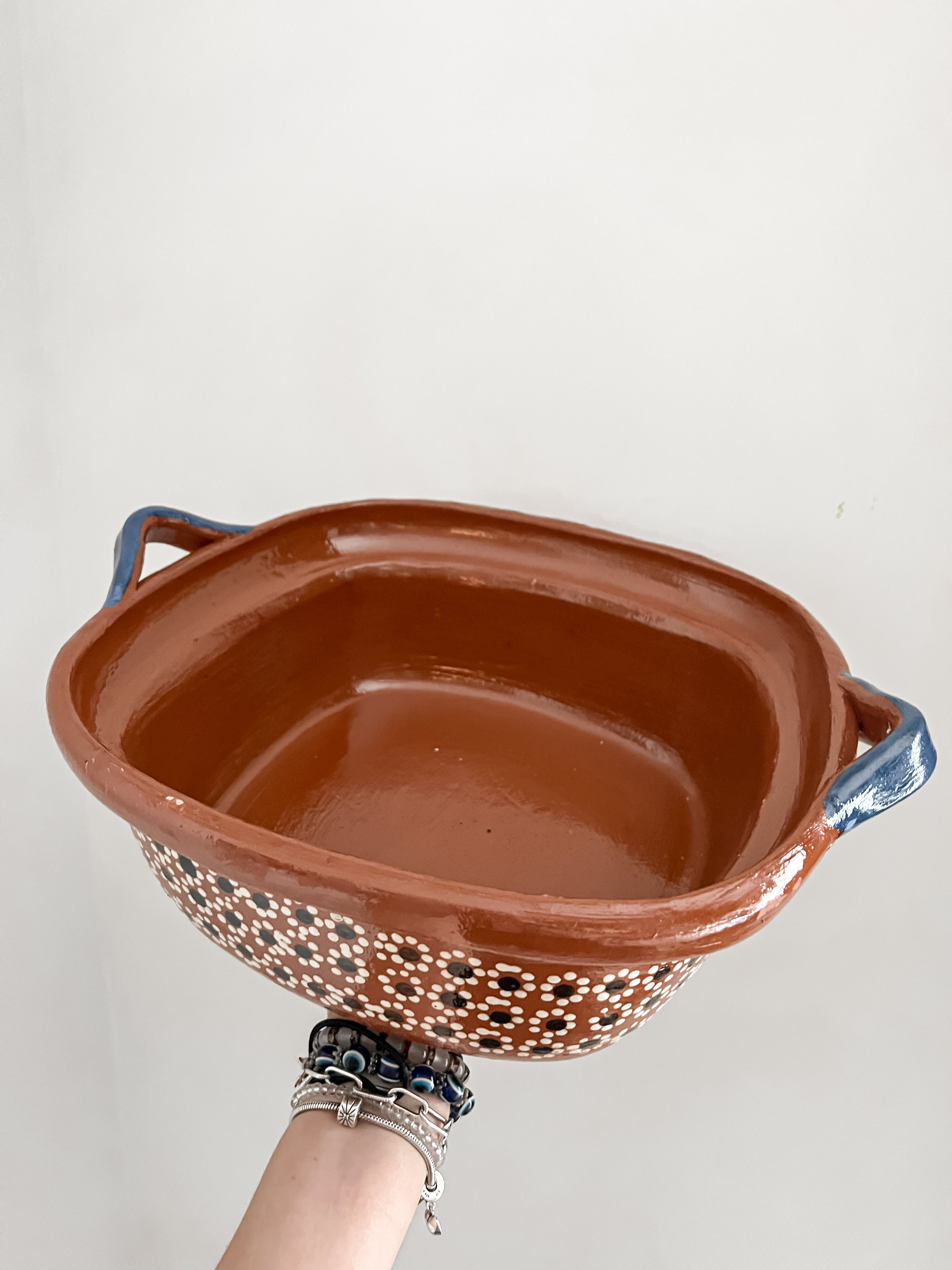 Maceta de cerámica tradicional cuadrada