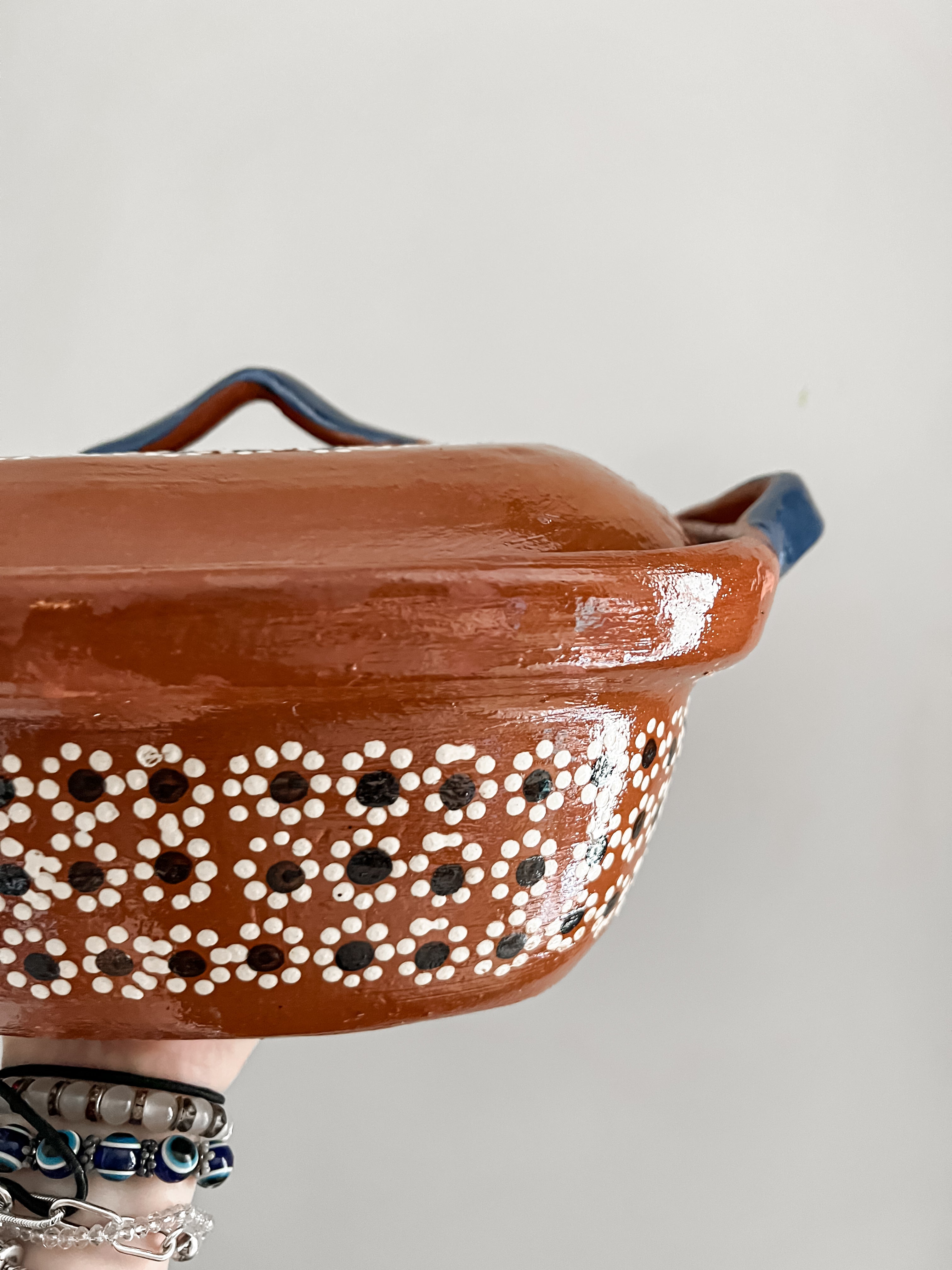 Maceta de cerámica tradicional cuadrada