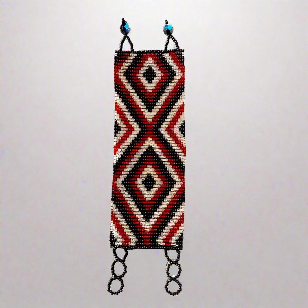 Pulsera de Semillas Tejida a Mano – Diseño de Diamantes en Rojo y Negro -Guatemala