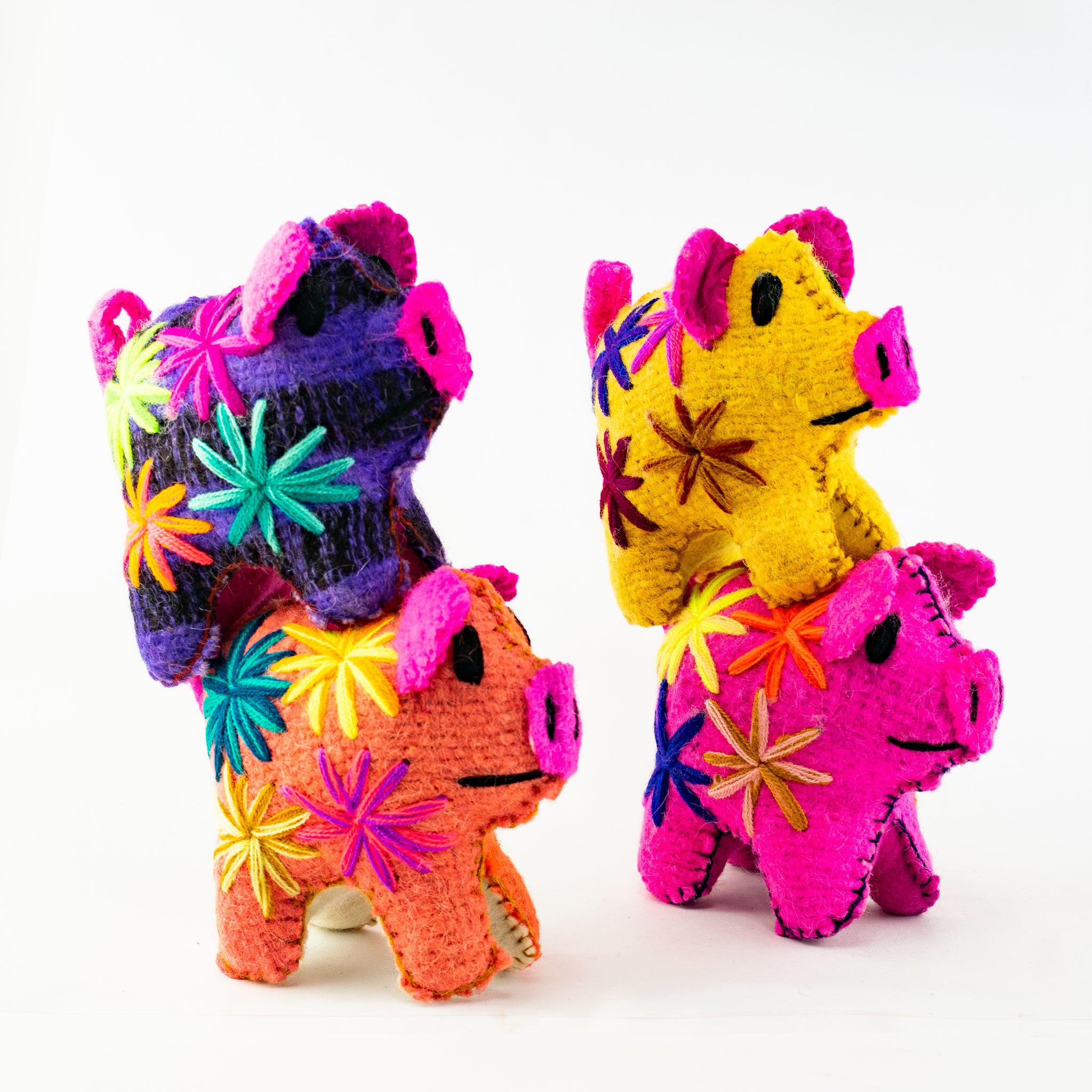 Rosie the Pig: Decoración boho de lana reciclada - México