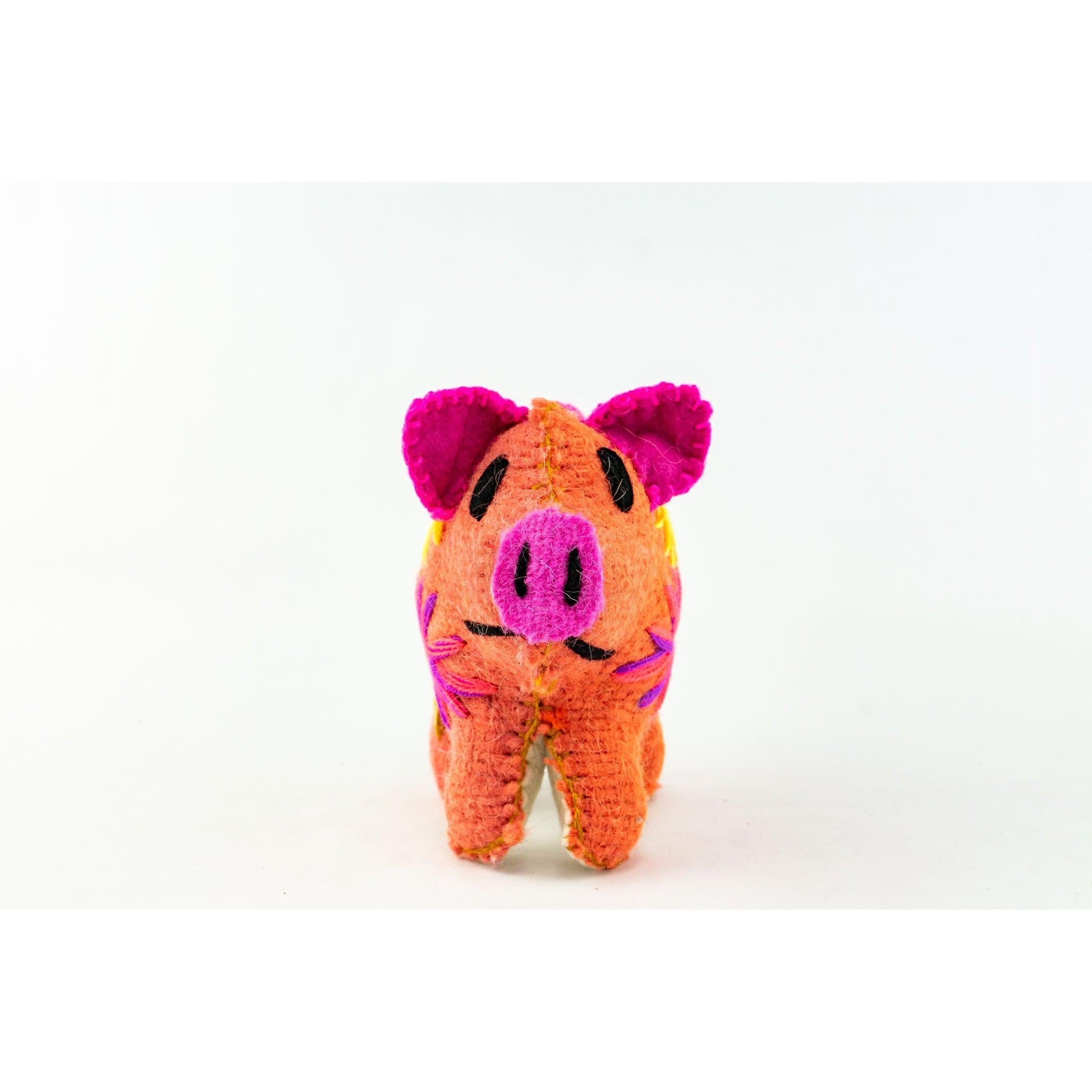 Rosie the Pig: Decoración boho de lana reciclada - México