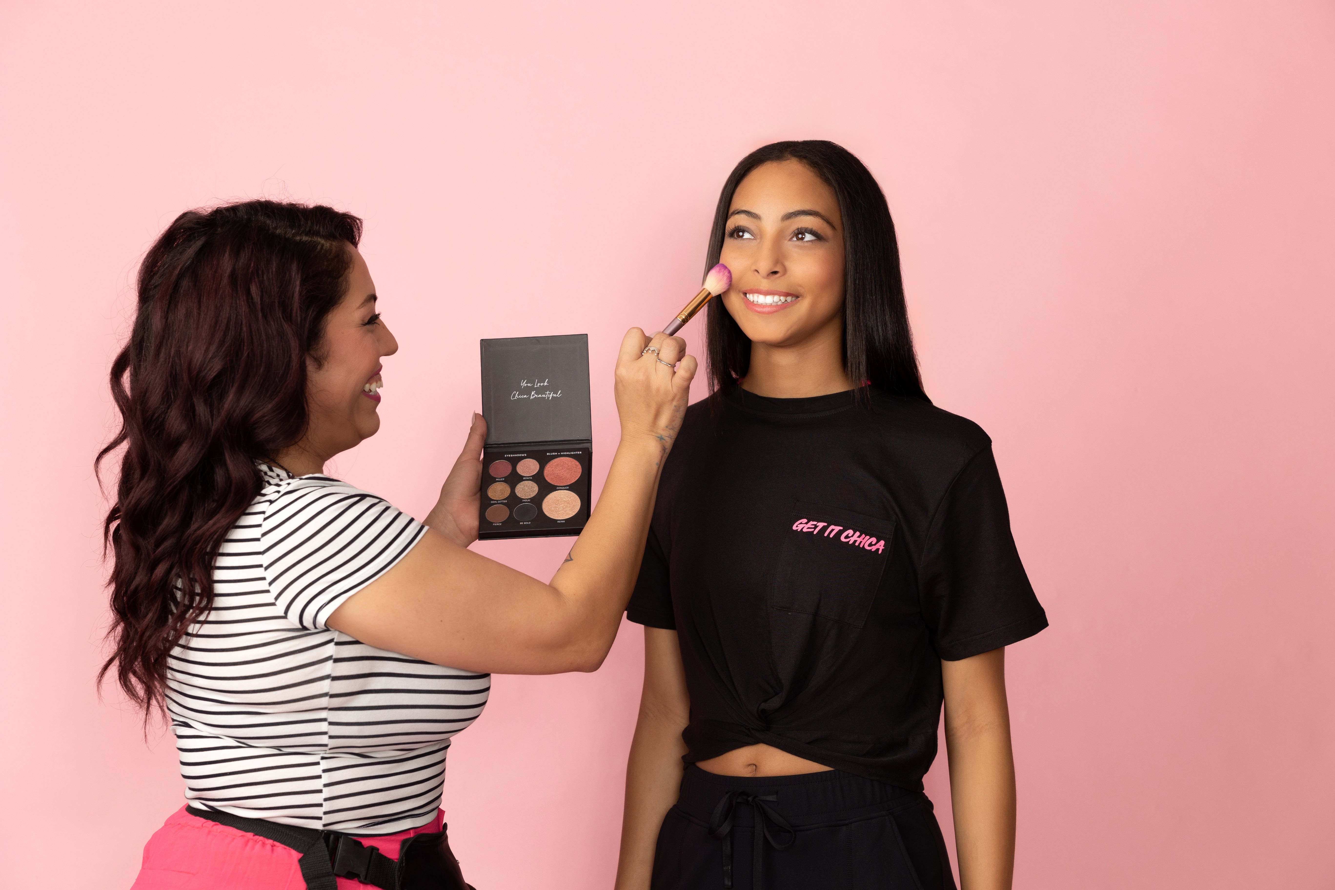 ATRÁPALO CHICA (Paleta facial todo en uno - Colorete, iluminador y 6 sombras de ojos)