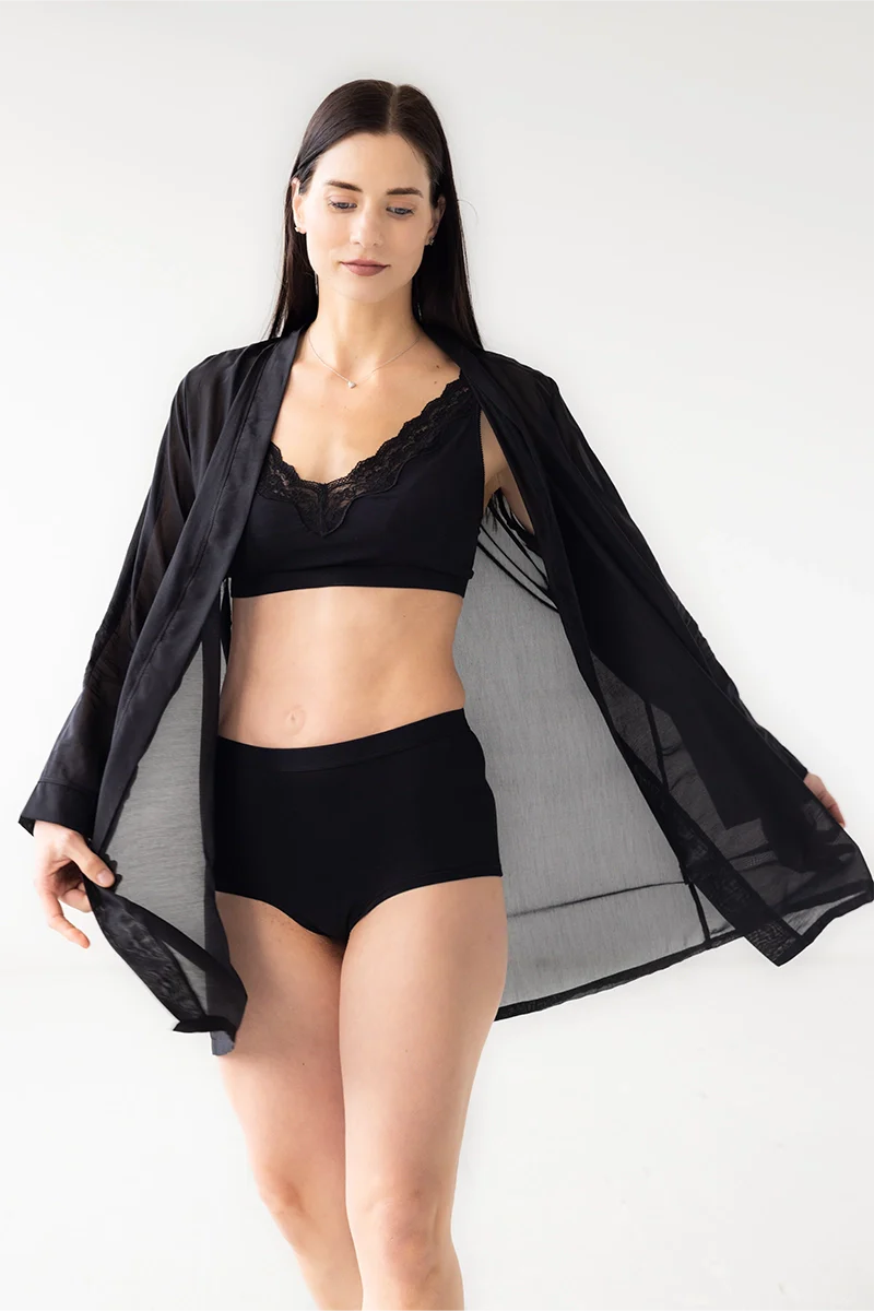 Bata corta clásica de algodón/seda de 84 cm