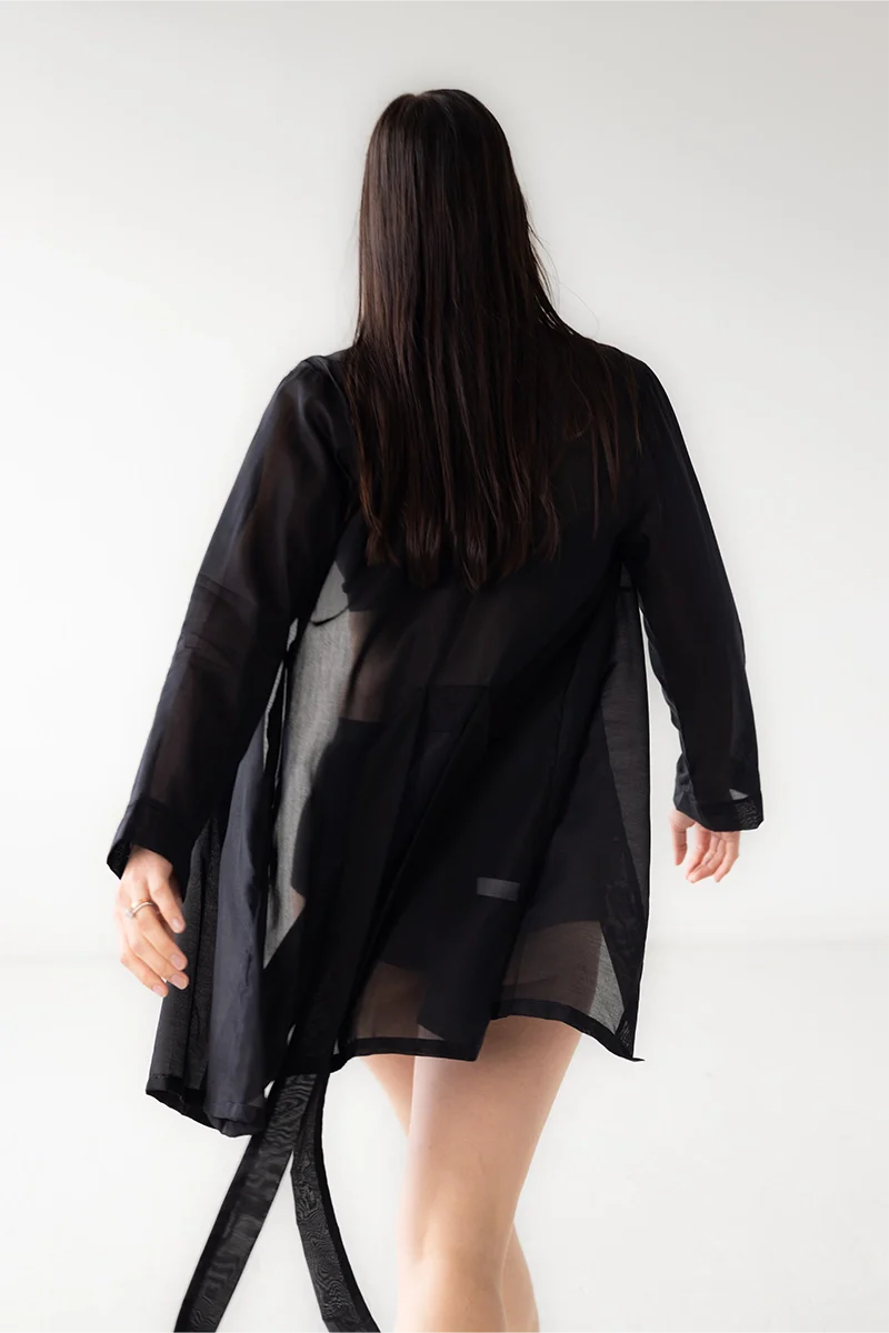 Bata corta clásica de algodón/seda de 84 cm