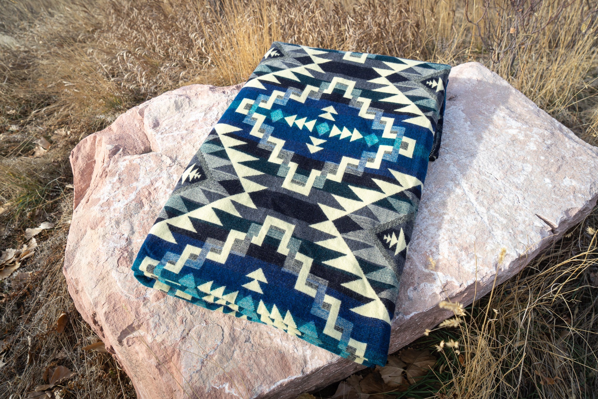 Manta de lana de alpaca andina - Chakana azul