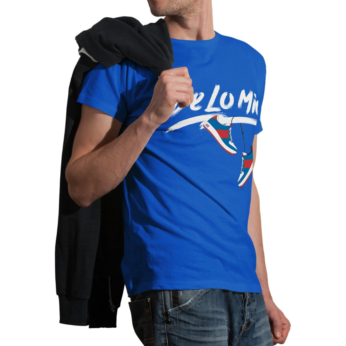 Camiseta estampada con la frase dominicana "De lo mío"