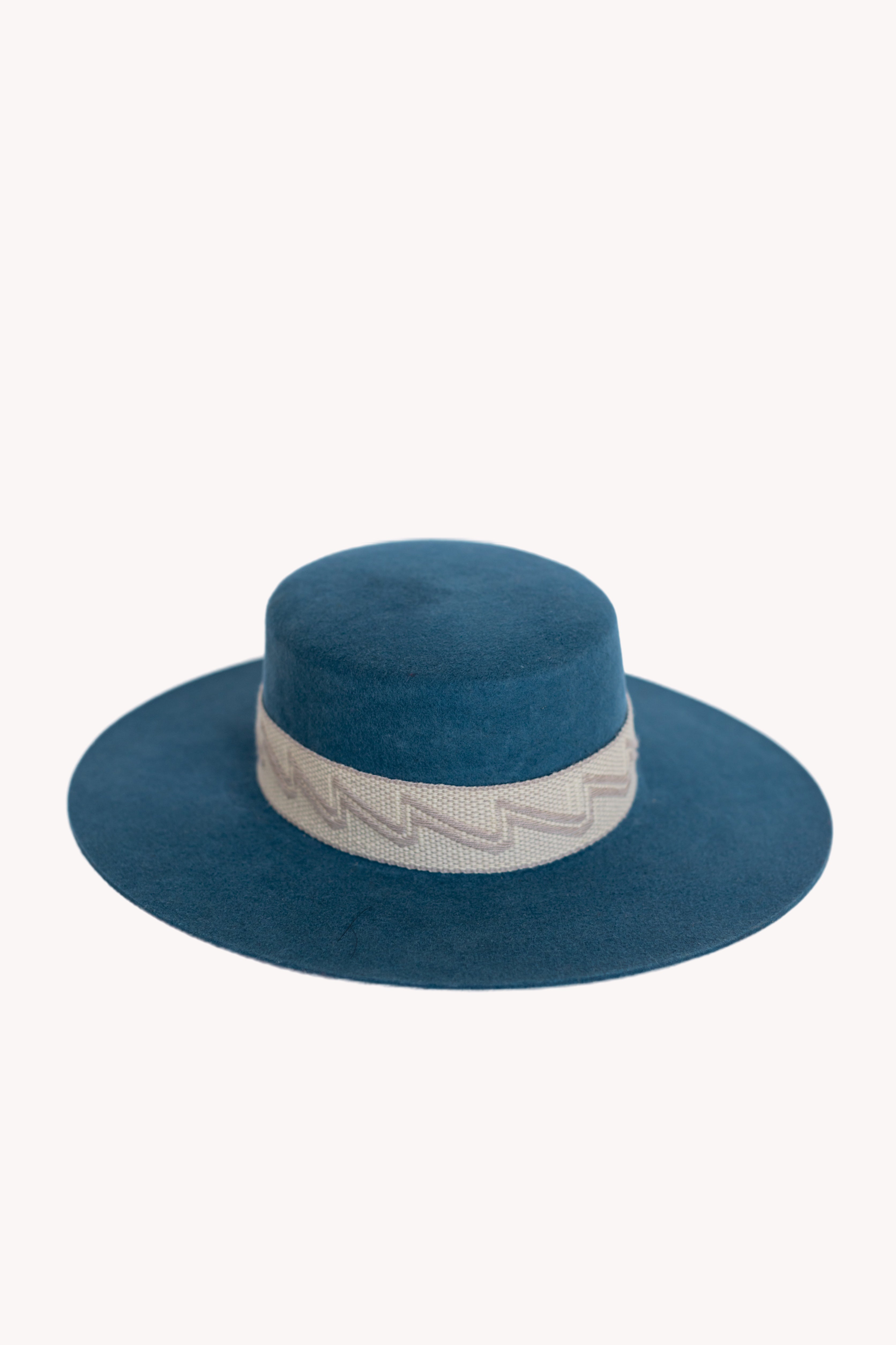 Sombrero español de mezclilla