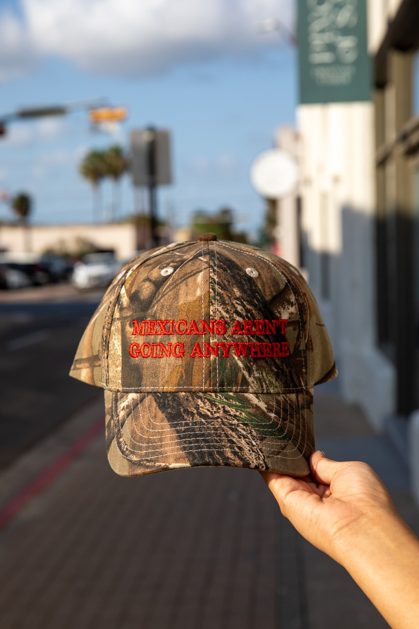 Recuperando la gorra de camionero de MAGA