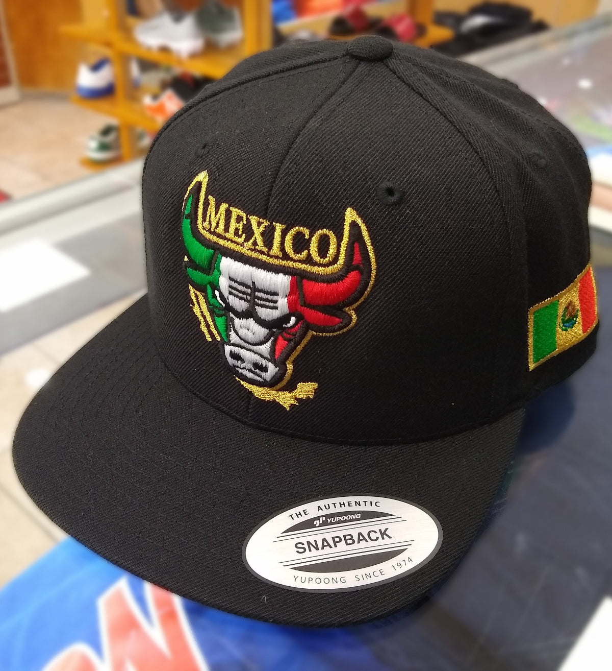 Gorra Snapback Bordada con Logo de Toro Mexicano