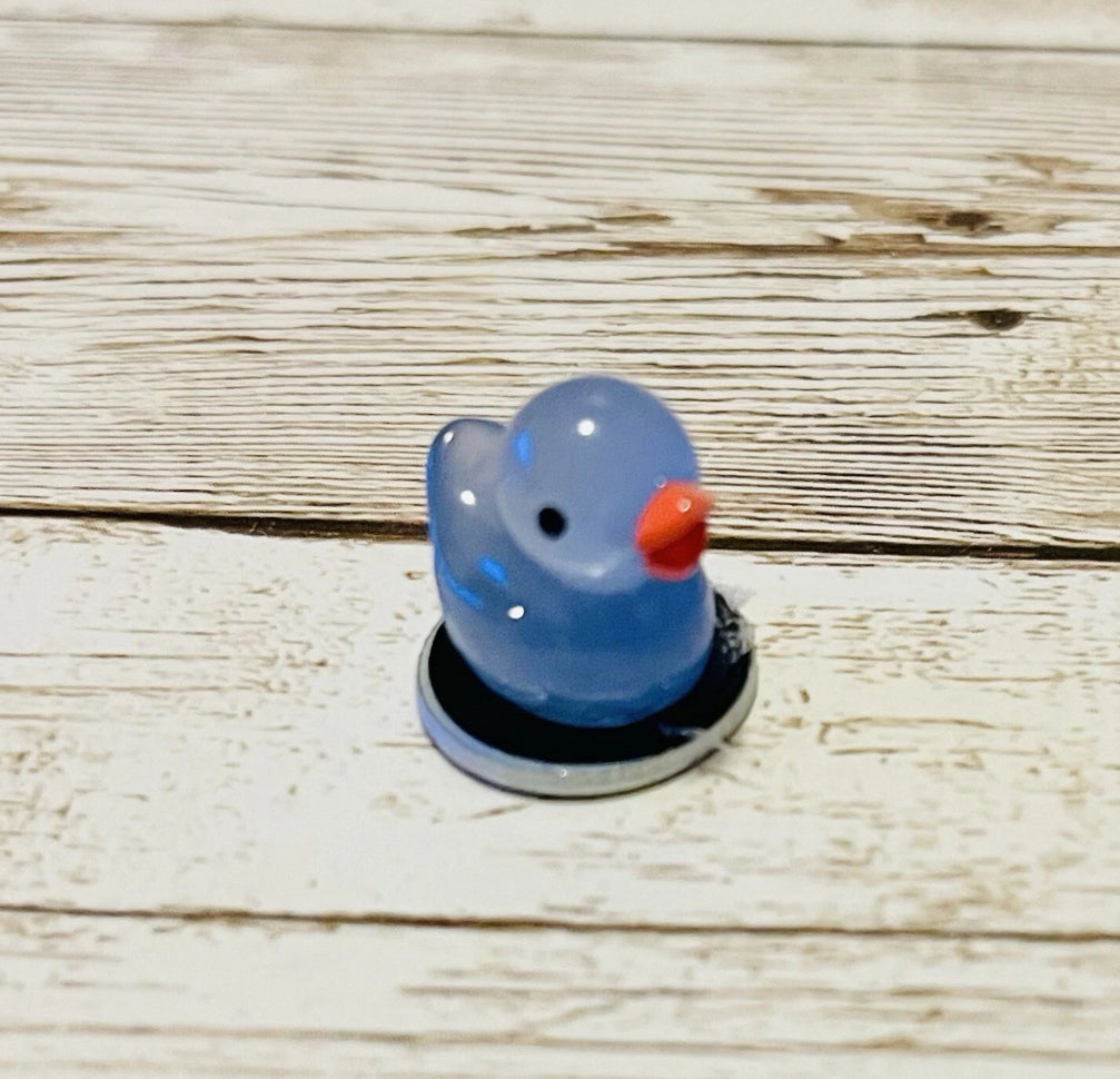 Fichas Luminosas de Patitos con Pala Magnetica y Corcholata Resin Filler Luminous Chips Duckies for Bingo Cards with Magnetic Wand and Container