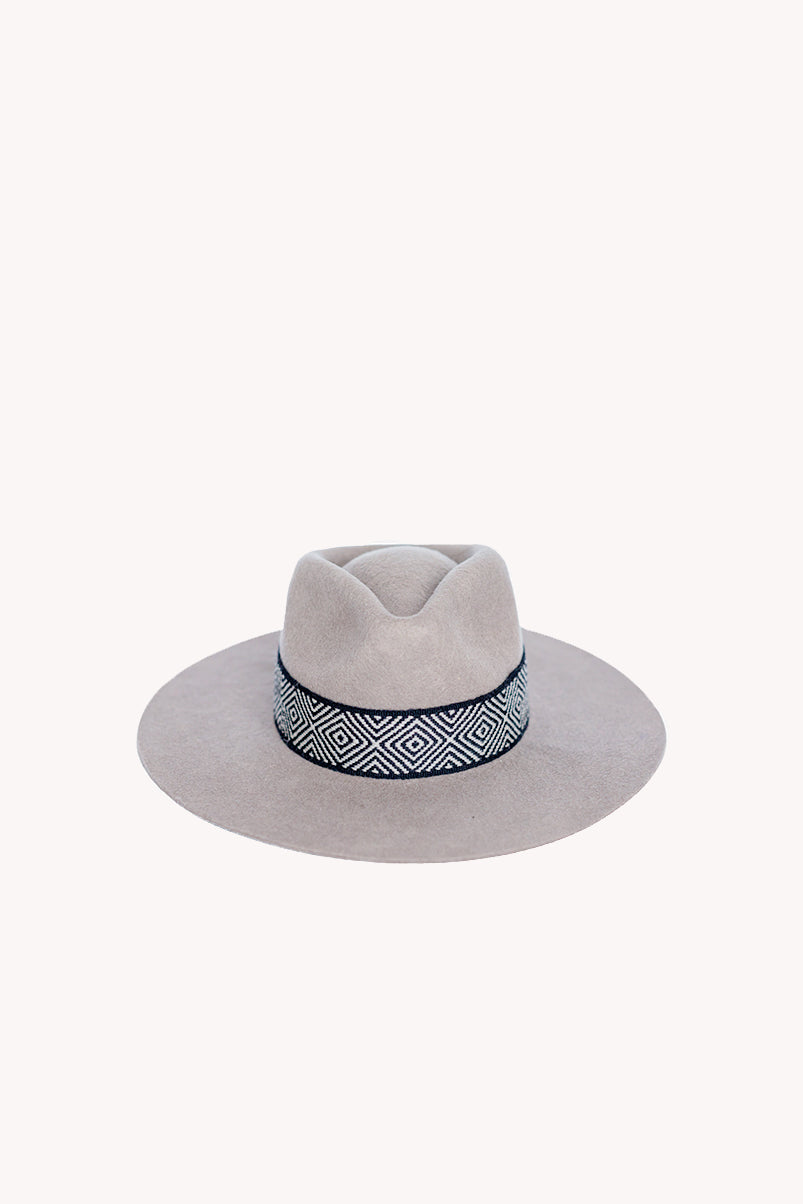 Sombrero vaquero gris claro
