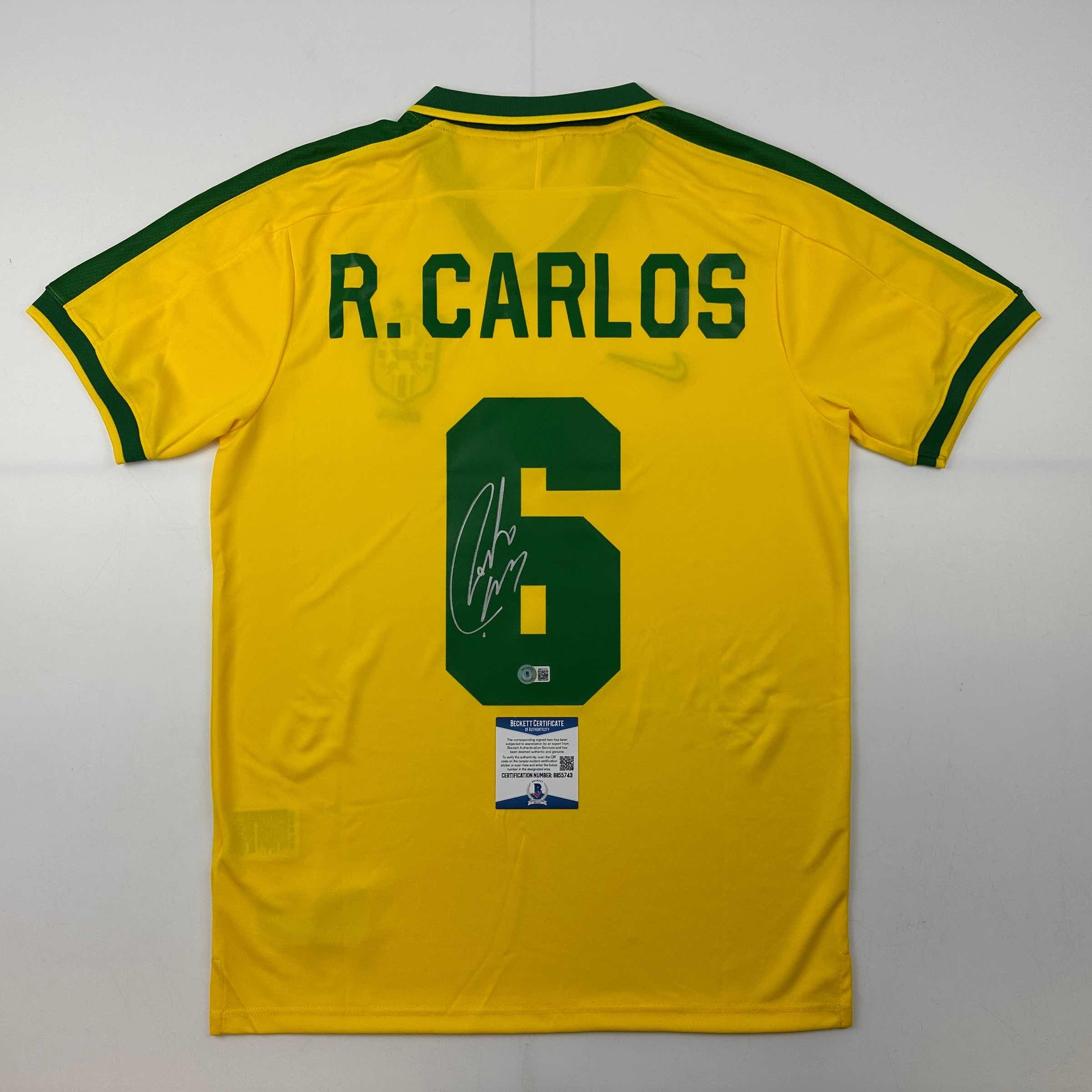Camiseta de fútbol retro amarilla de Roberto Carlos de Brasil, autografiada/firmada con COA de Beckett BAS