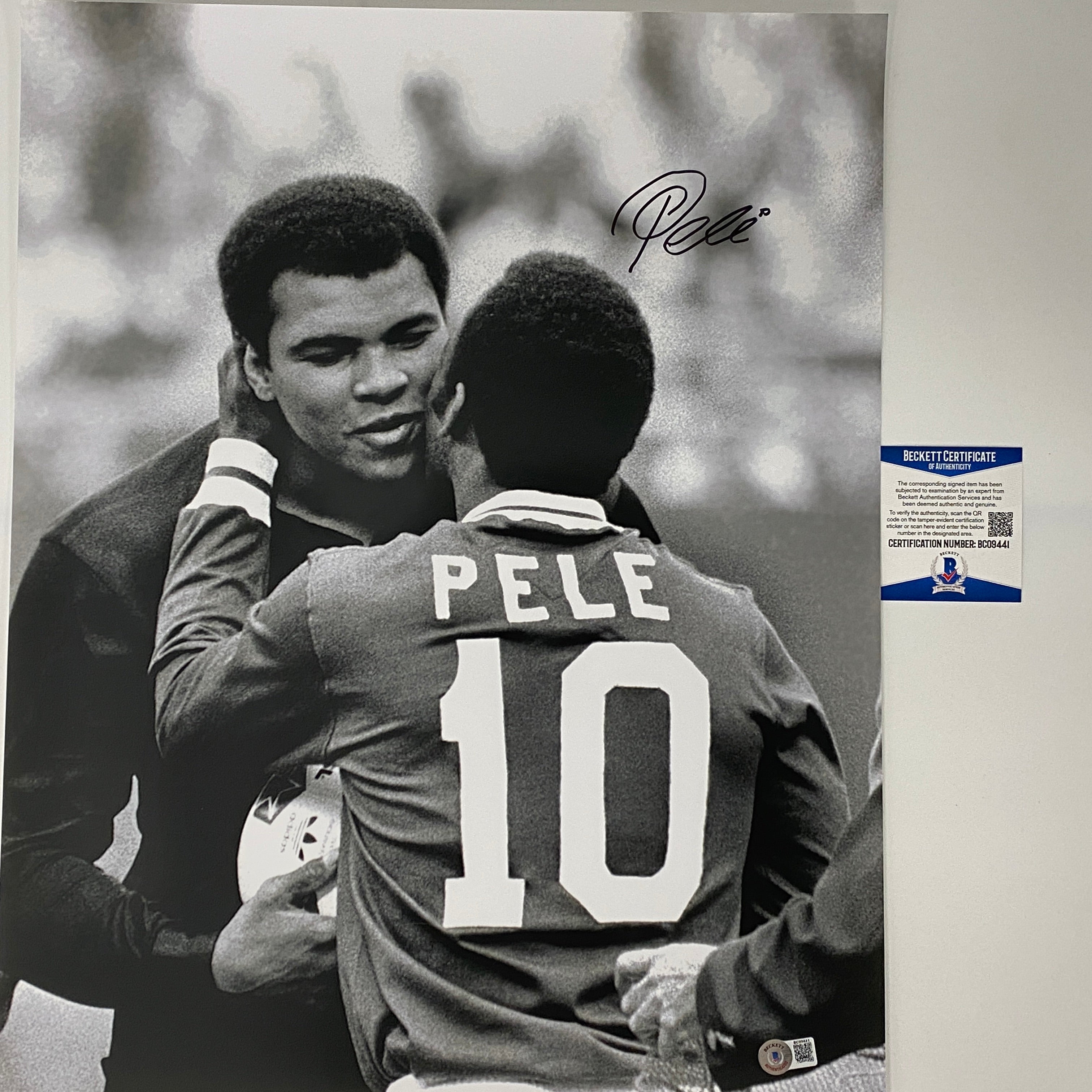 Foto autografiada/firmada de Pelé de fútbol de Brasil de 16x20 con certificado de autenticidad de Muhammad Ali Beckett BAS