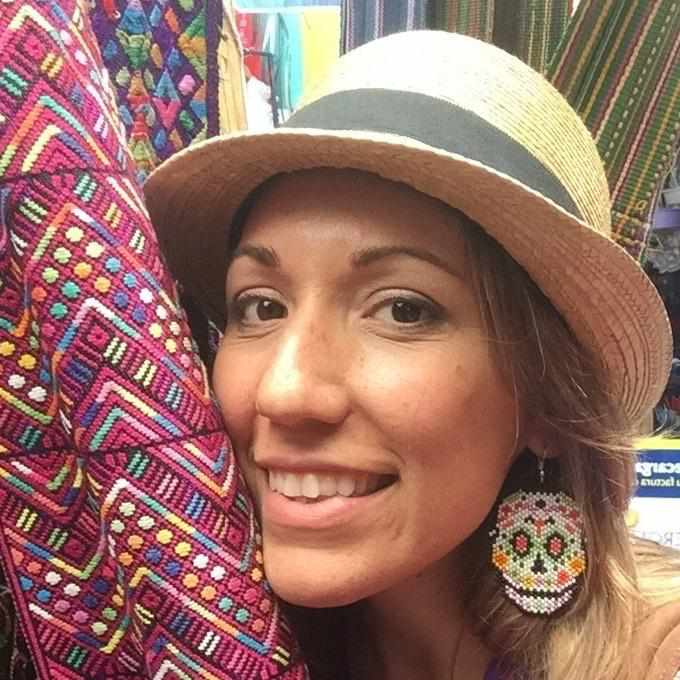 Pendientes de calavera de azúcar con cuentas de semillas - Guatemala