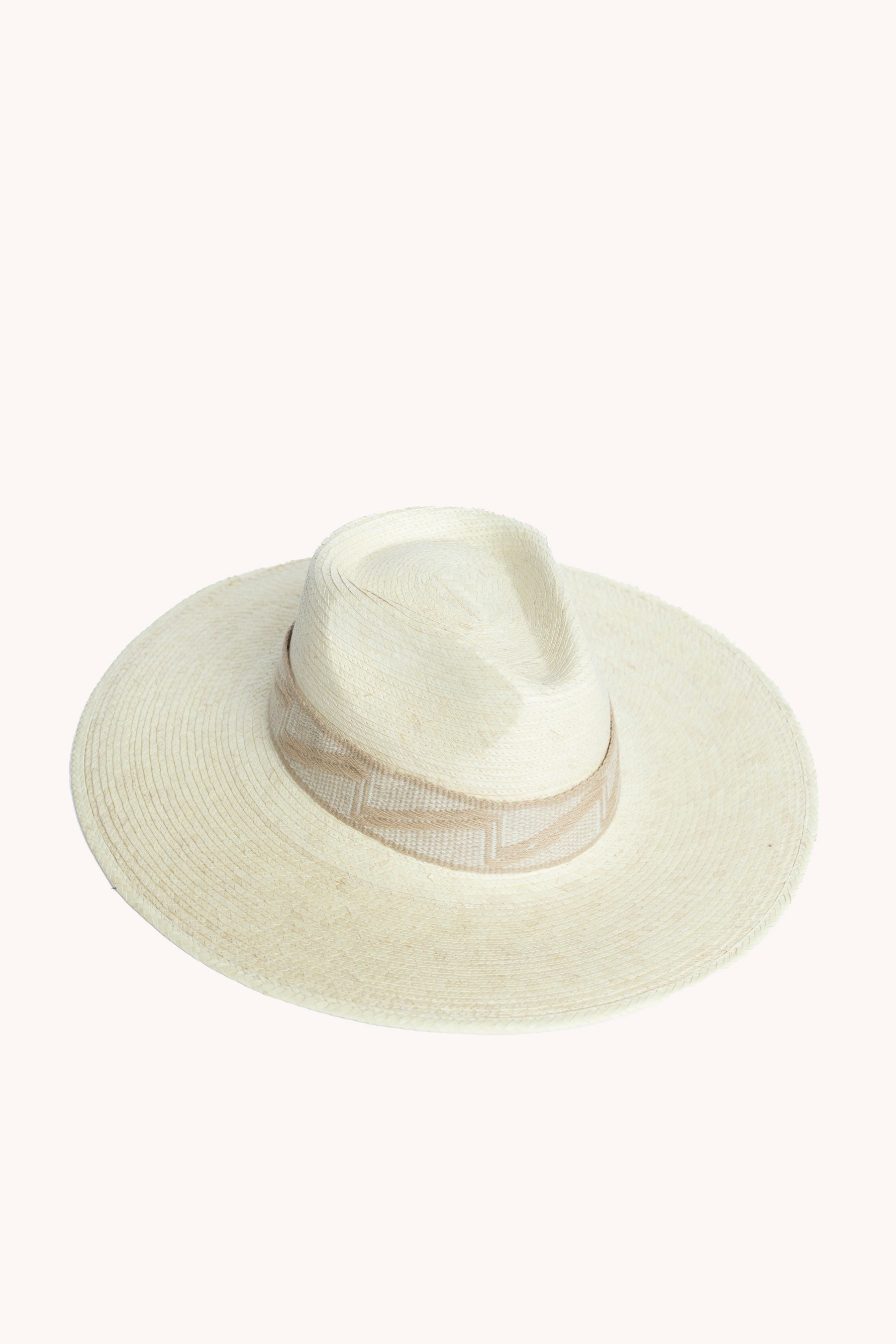 Sombrero de paja de hoja de palma blanca occidental