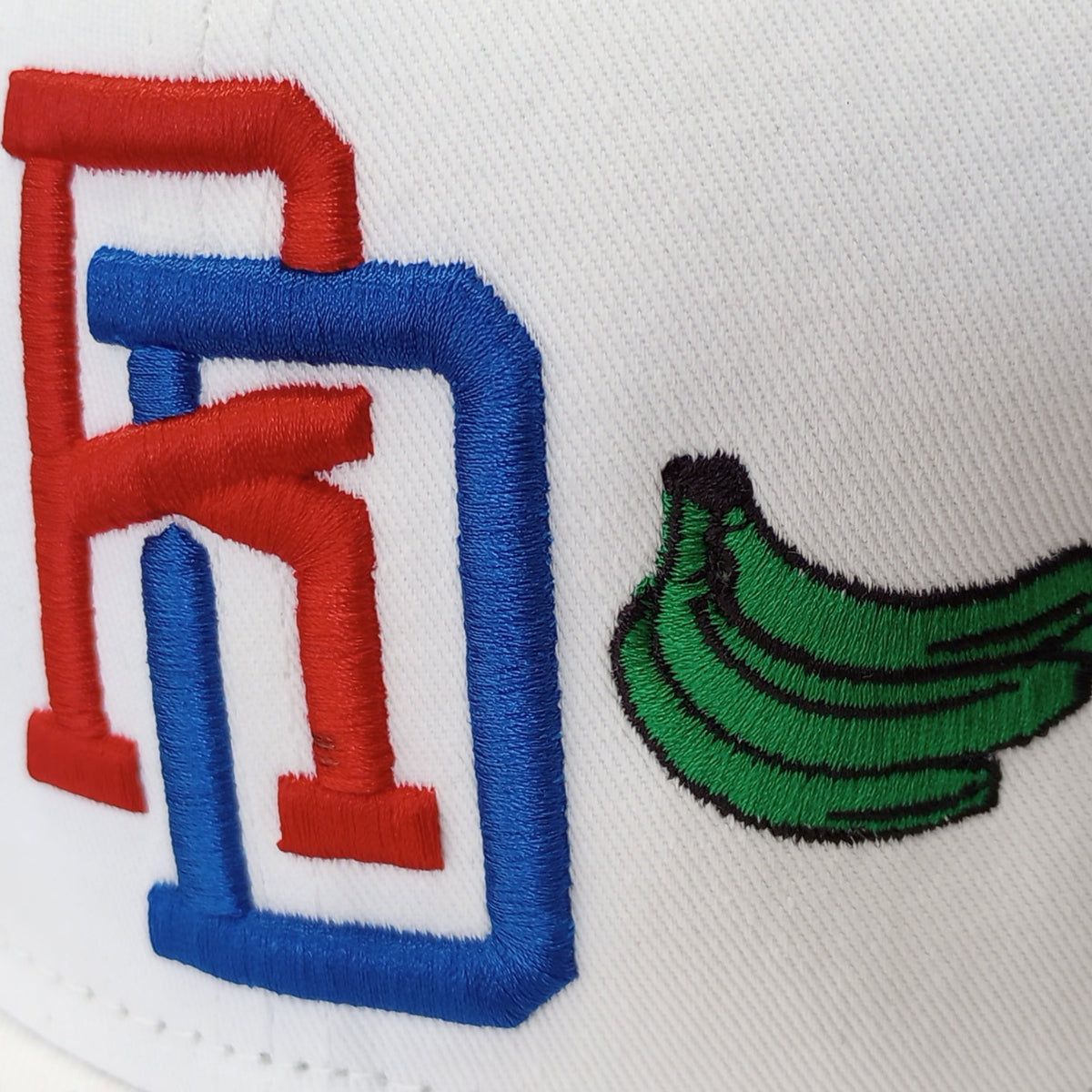 Gorra SnapBack New Era Blanca - RD Platano Power