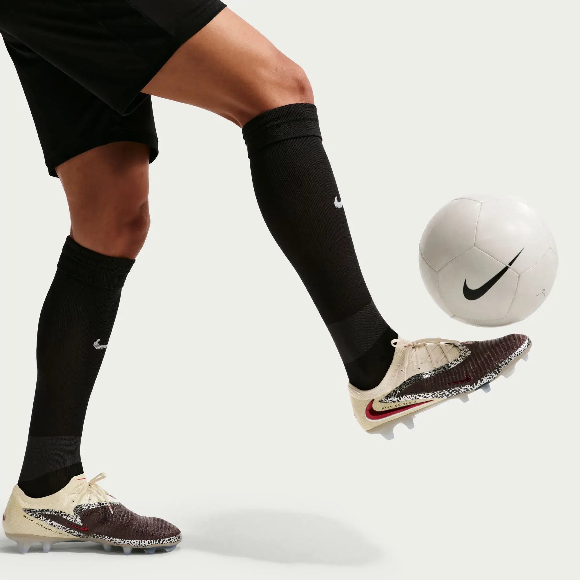 Nike Phantom 6 Low Elite NU3 Firm Ground Soccer Cleats - United NU3 Pack (SU26)