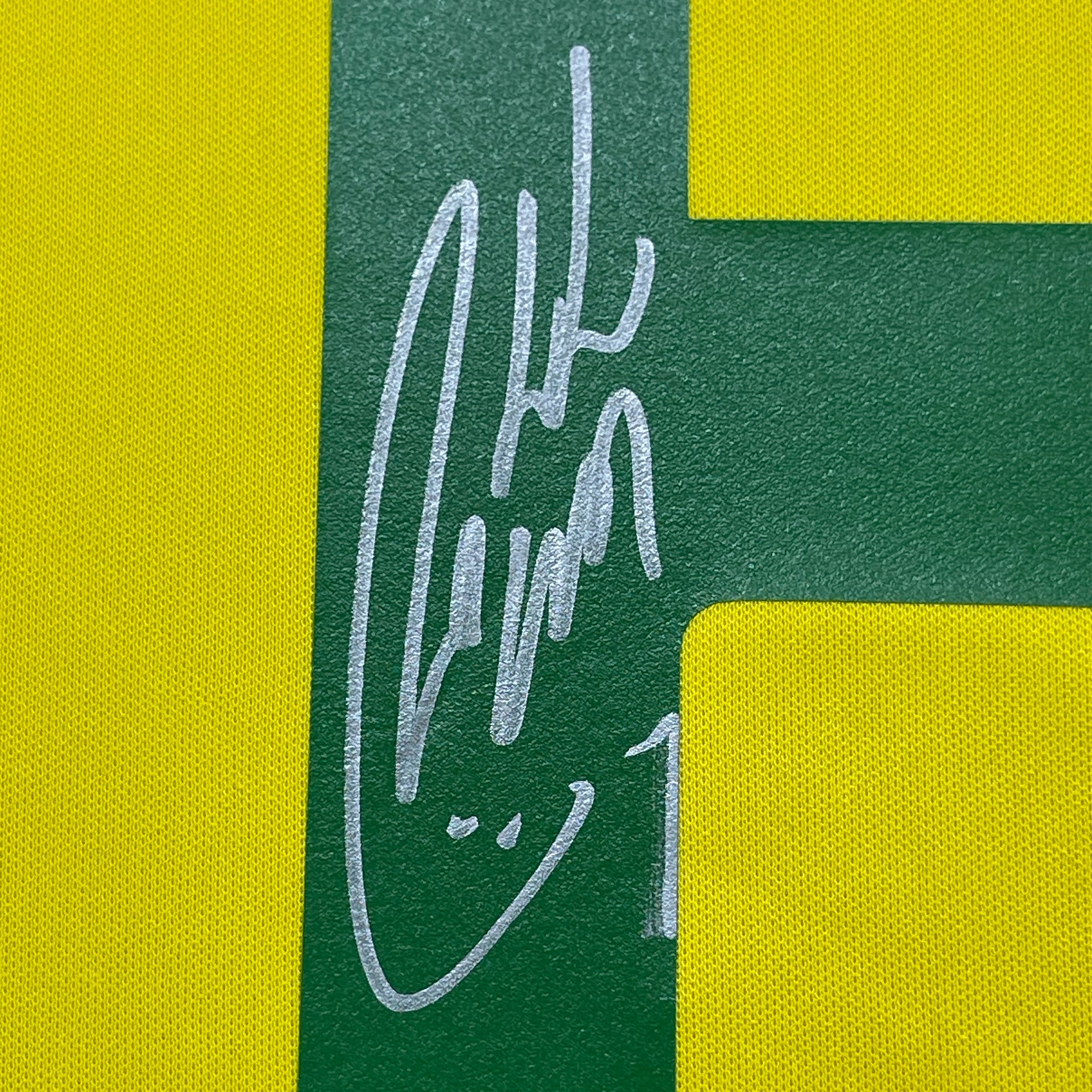 Camiseta de fútbol amarilla de Brasil de Roberto Carlos, 35x39, enmarcada, autografiada/firmada, Beckett BAS COA