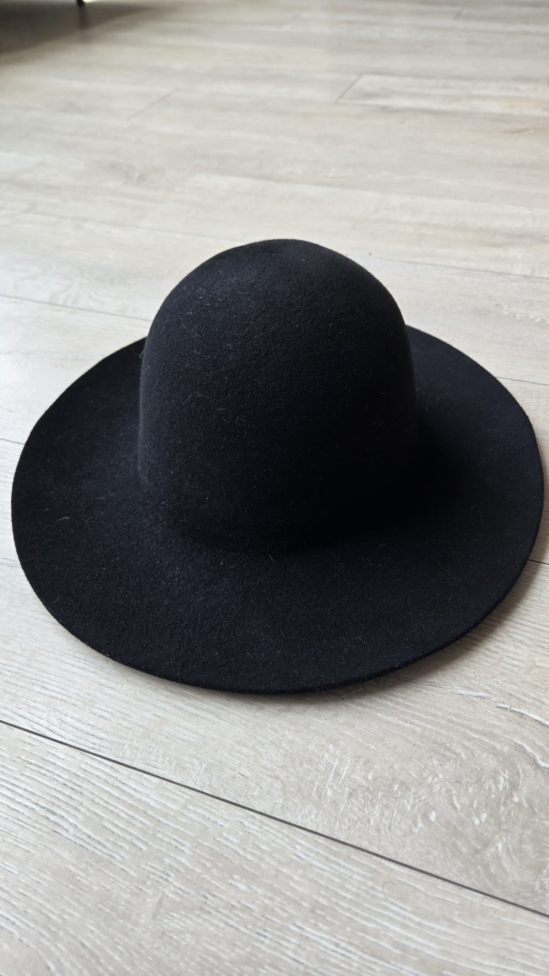 Floppy Sample Sale Hat Black