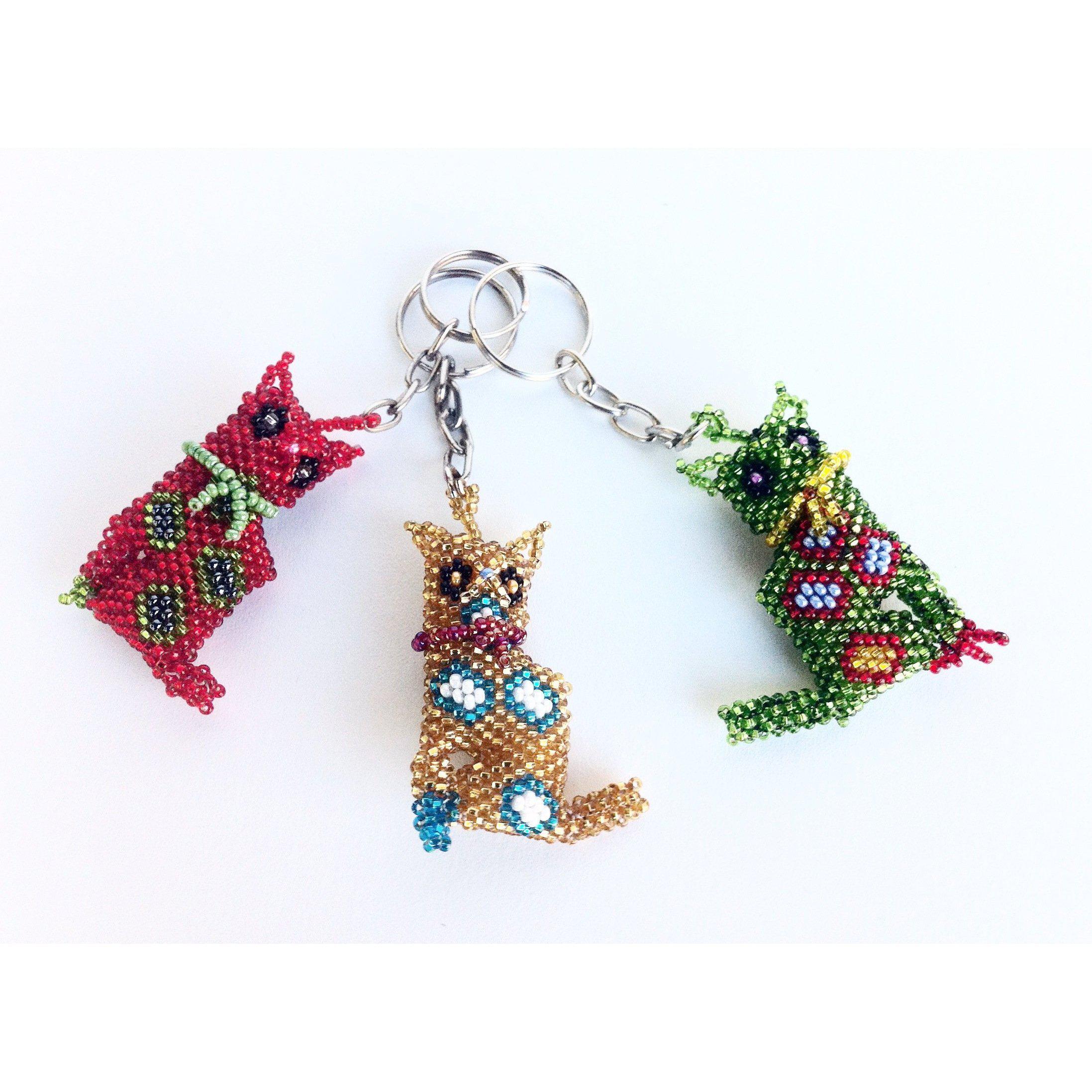 Llavero Artesanal de Gato con Cuentas de Semilla - Guatemala