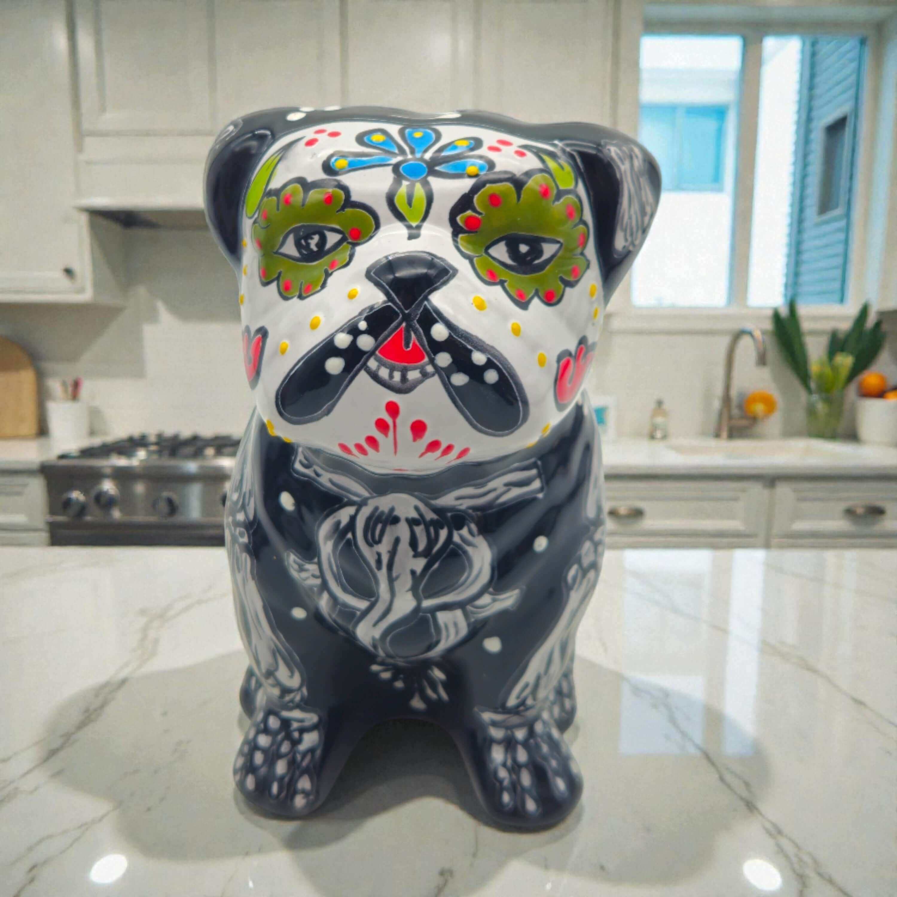 Bulldog del Día de Muertos | Estatua de perro de Talavera hecha a mano