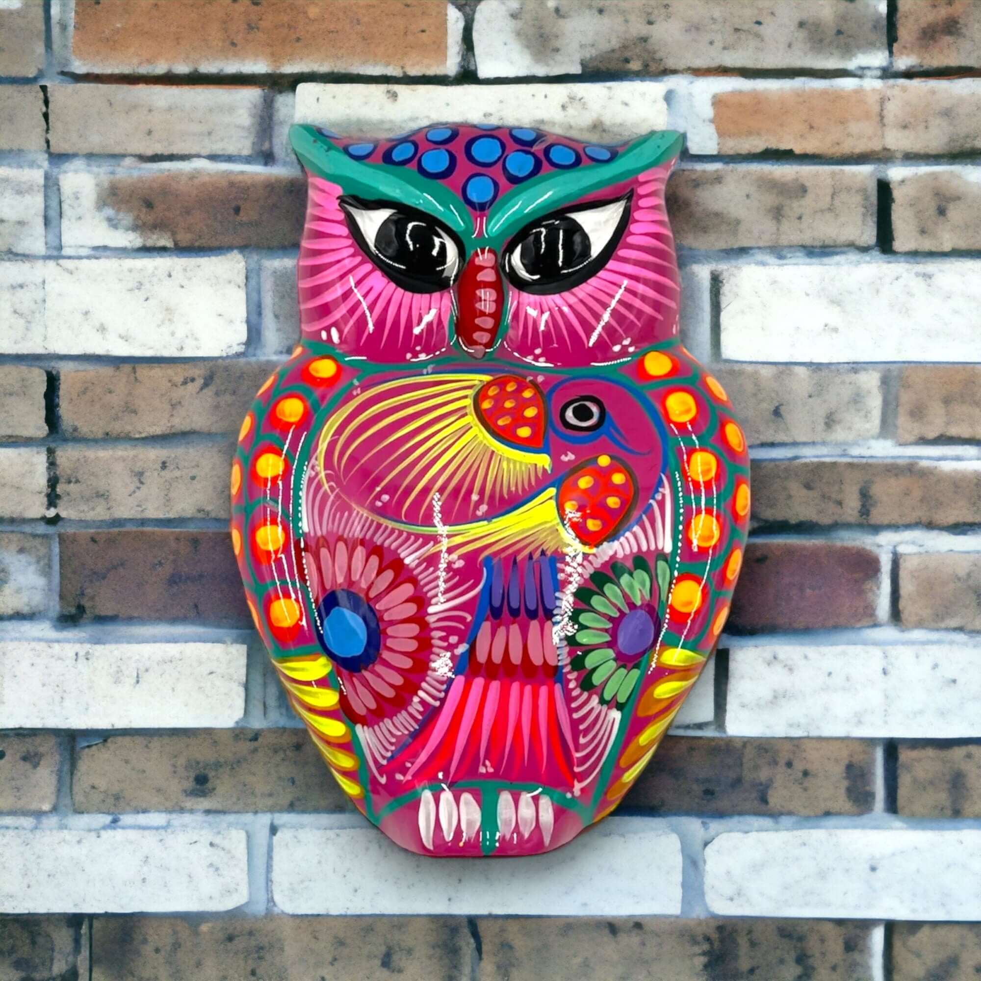 Colgador de pared Búho Guerrero | Pieza de arte de cerámica mexicana colorida