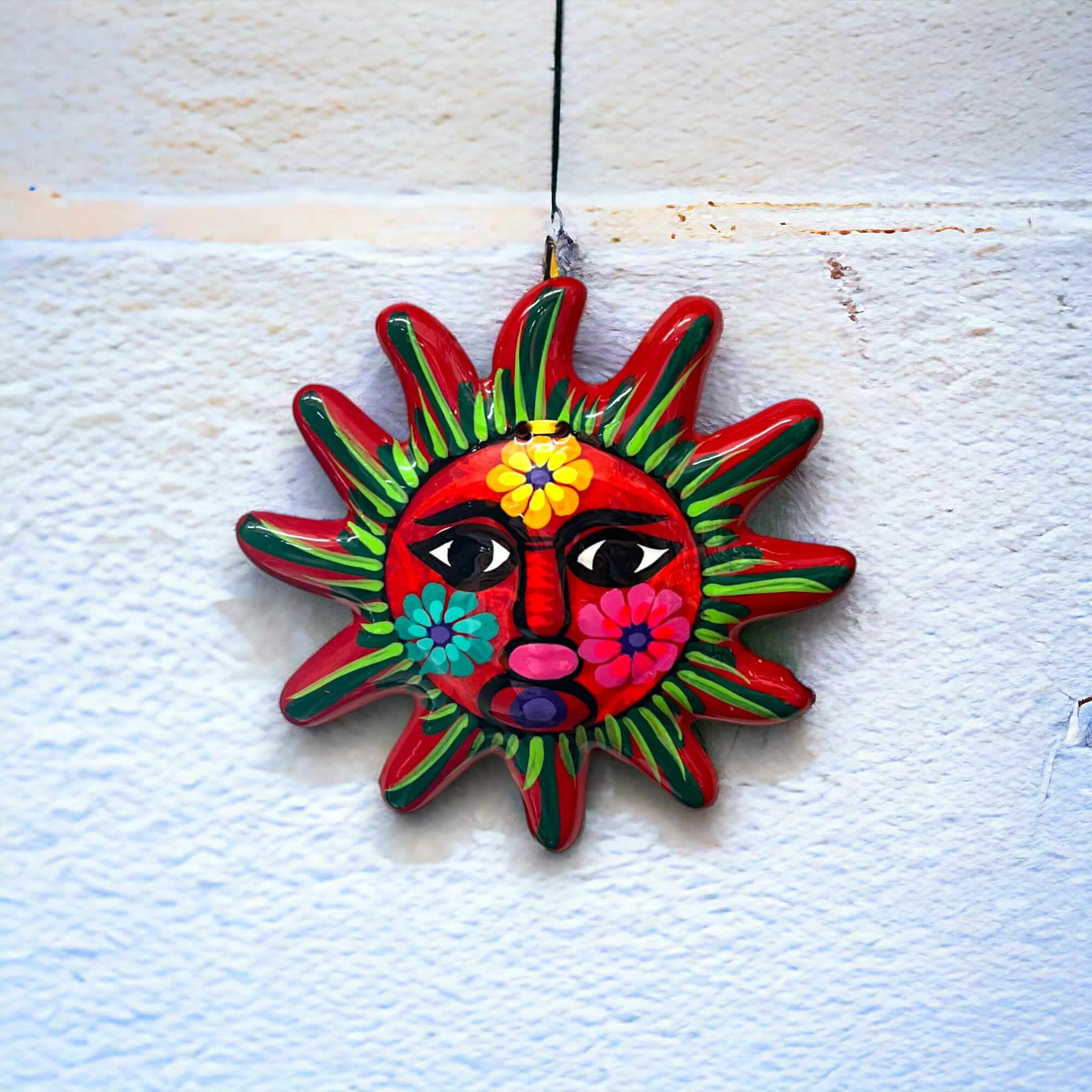 Artesanía de Sol de Guerrero Pintado a Mano | Decoración Mexicana Folclórica