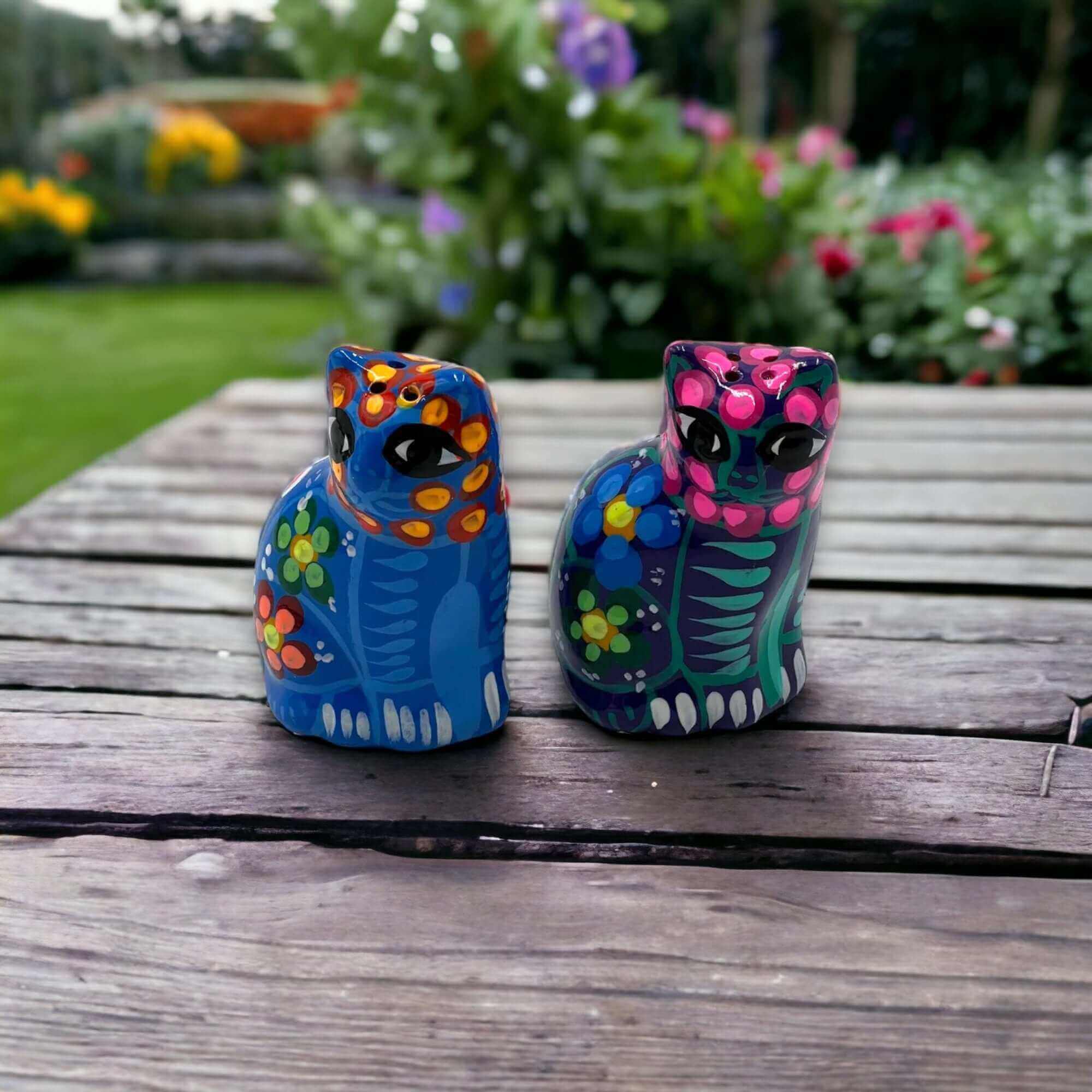 Juego de 2 saleros y pimenteros de talavera con forma de gato | Cerámica pintada a mano