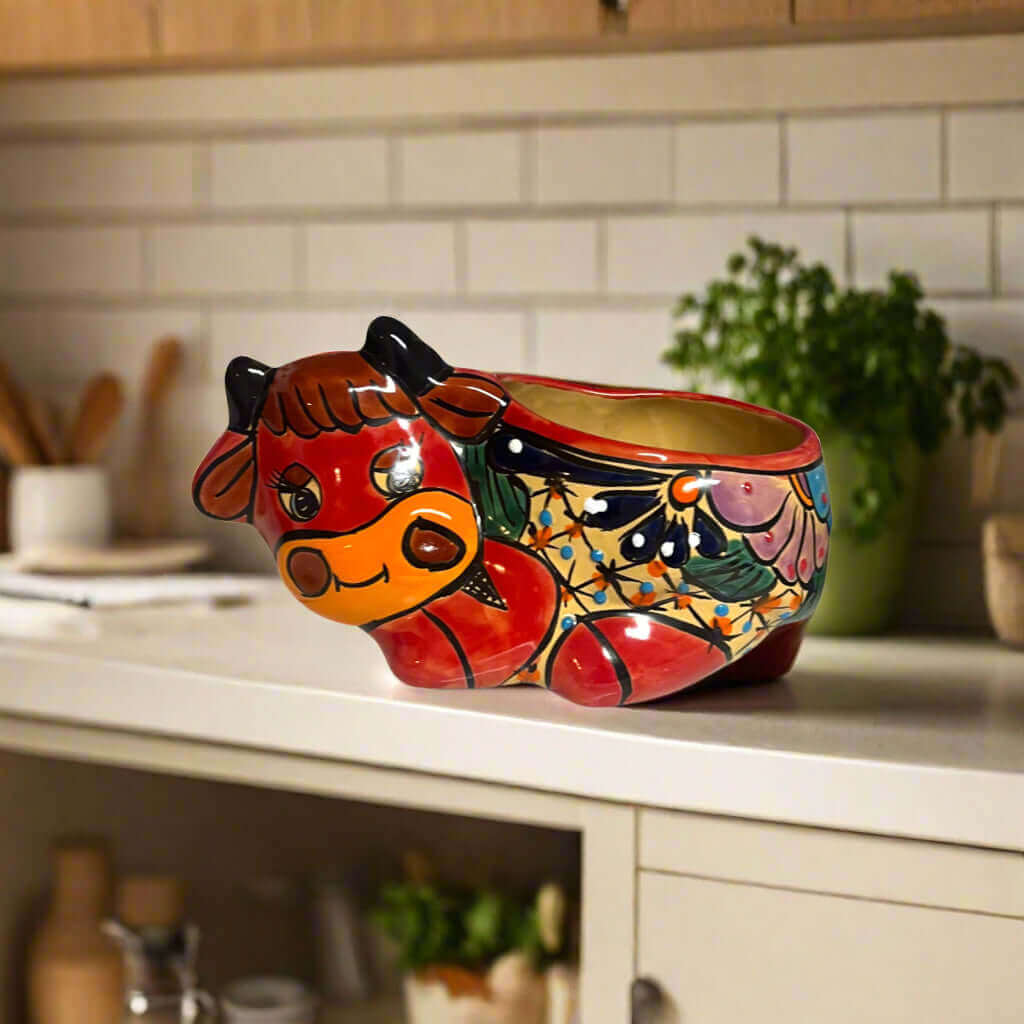 Maceta de vaca Talavera | Maceta de cerámica mexicana pintada a mano con forma de animal