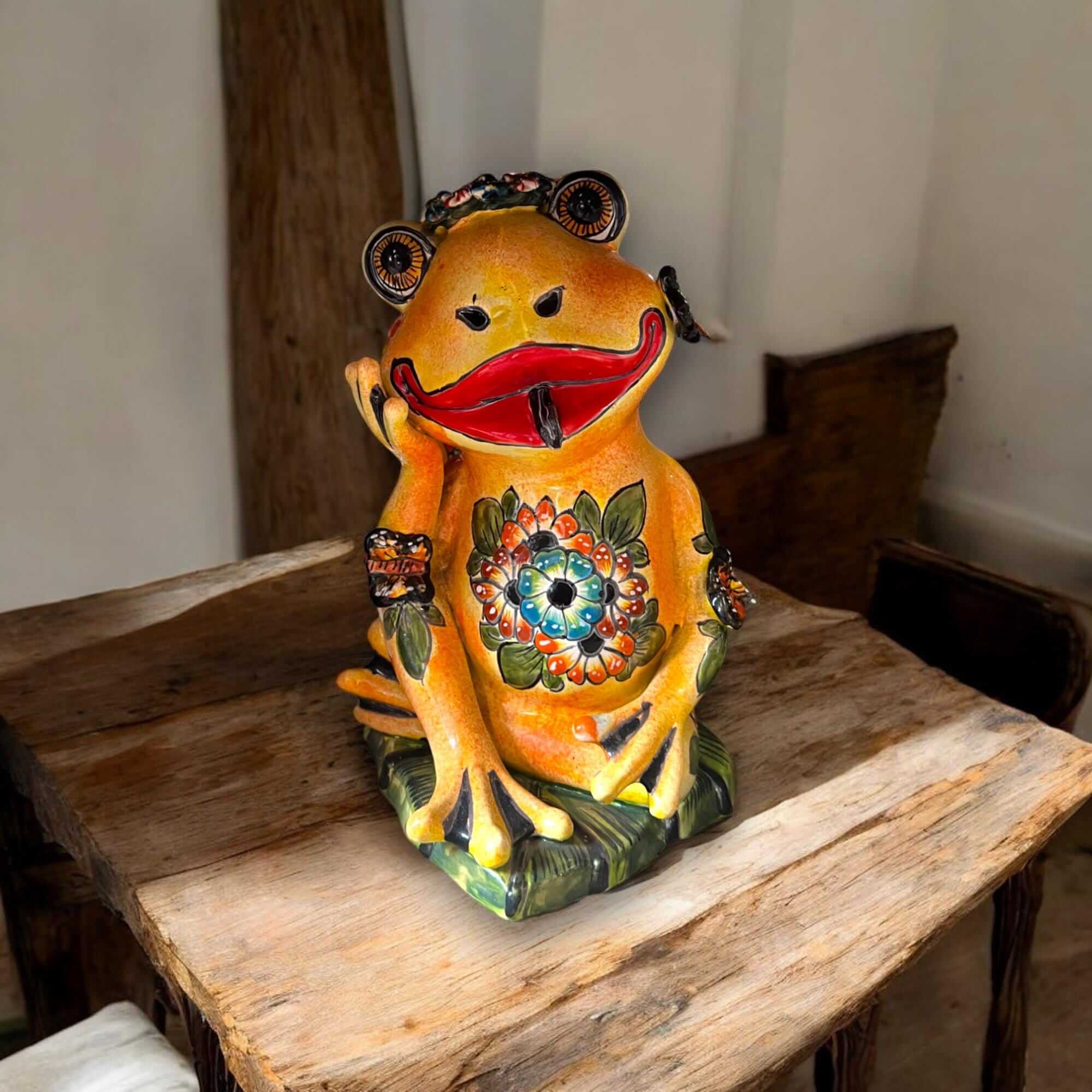 Estatua de Rana Talavera Pintada a Mano | Decoración Mexicana de Animales de Cerámica