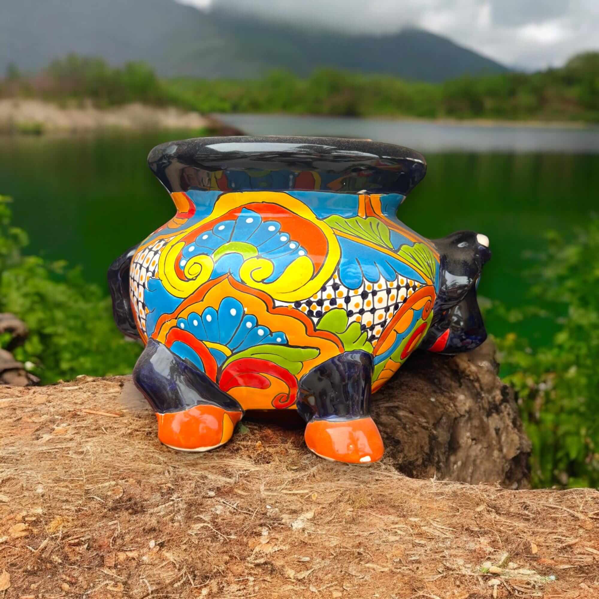 Maceta de Talavera con diseño de vaca | Cerámica mexicana artesanal para el hogar y jardín