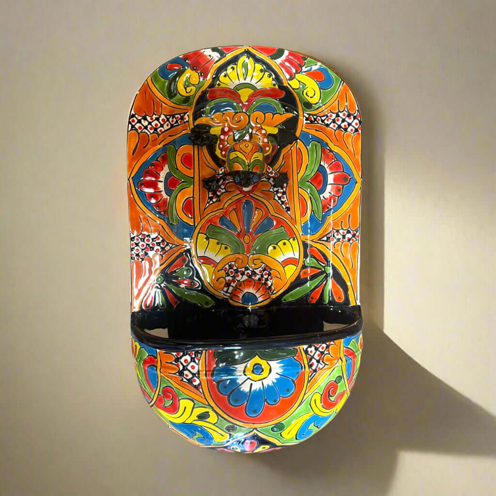 Fuente de pared de Talavera | Elemento acuático de cerámica mexicana hecho a mano