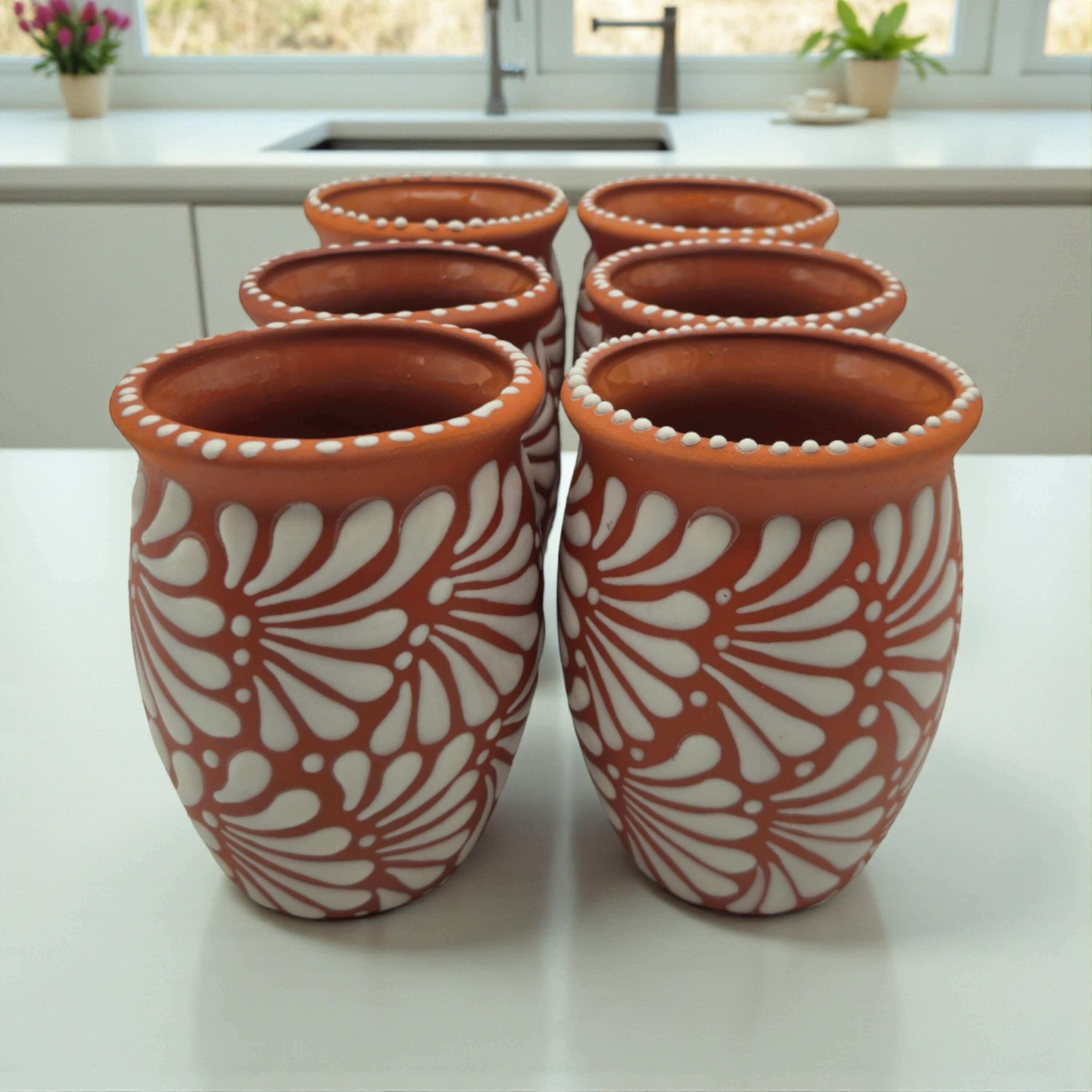 Cantarito de barro en relieve | Taza de cerámica mexicana artesanal